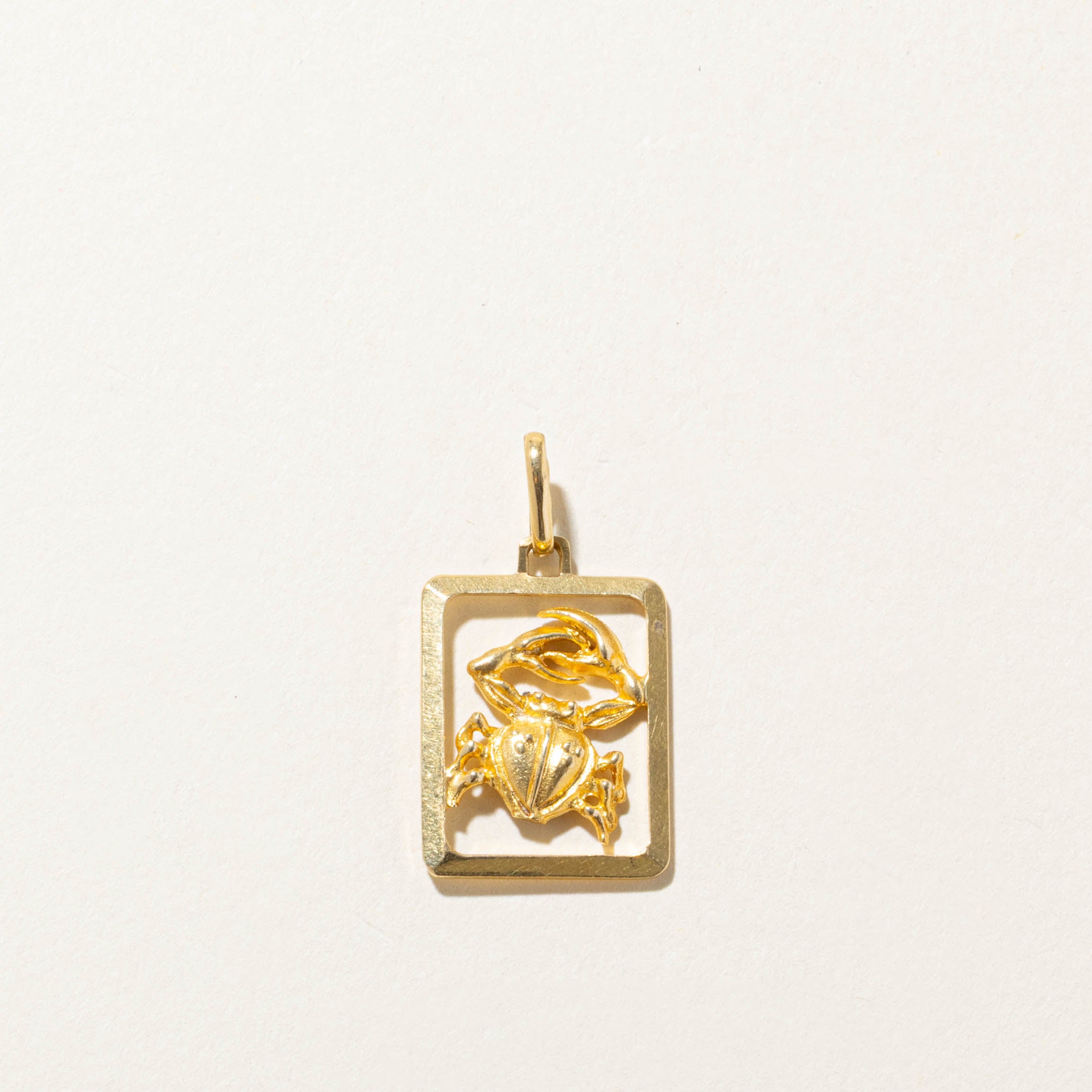 Vintage Italian 18k Cancer Zodiac Pendant