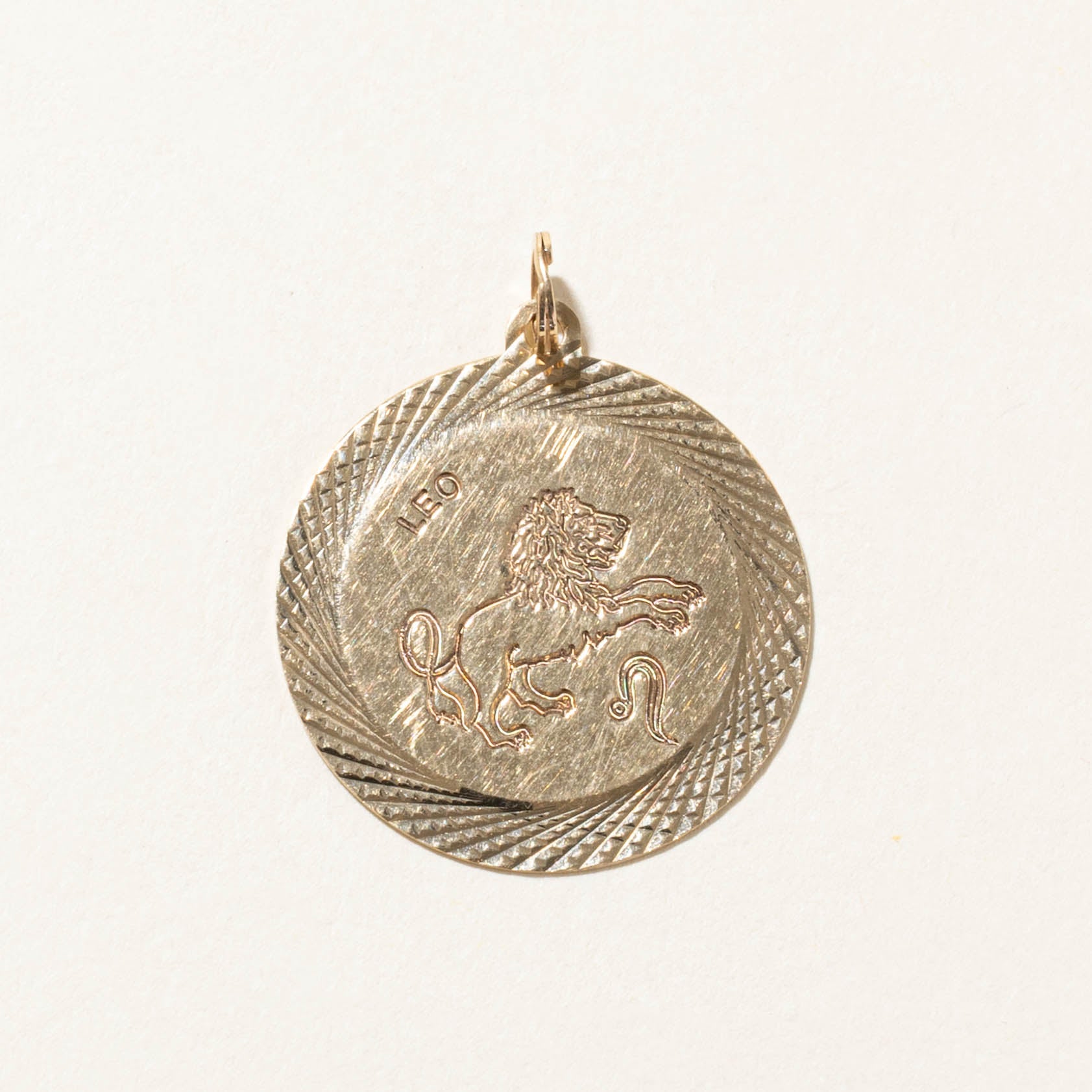 10k Leo Zodiac Pendant
