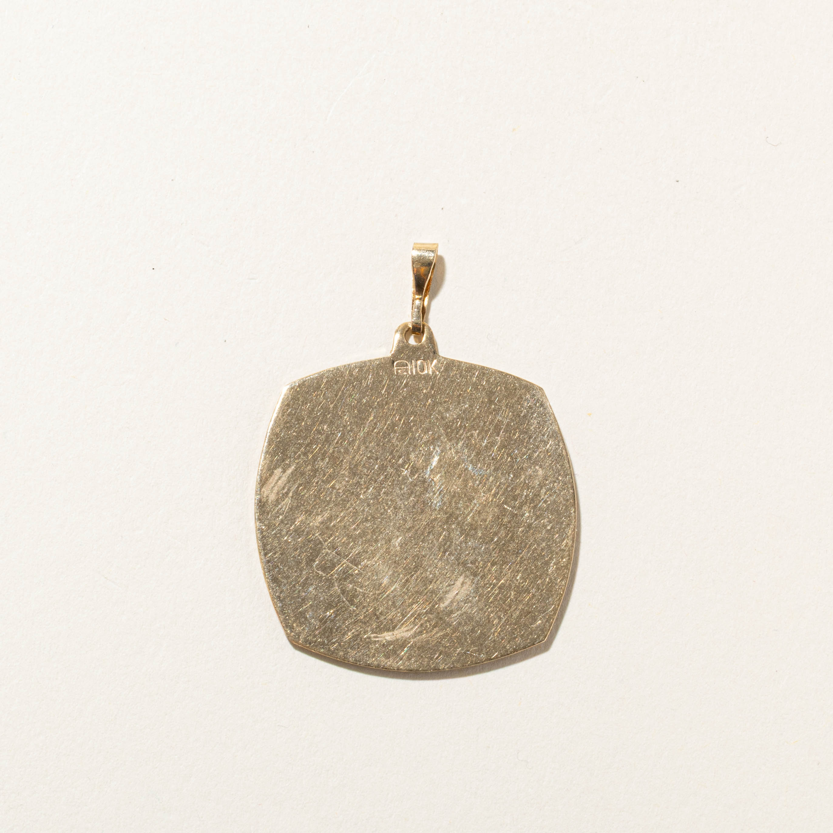 10k Leo Zodiac Pendant