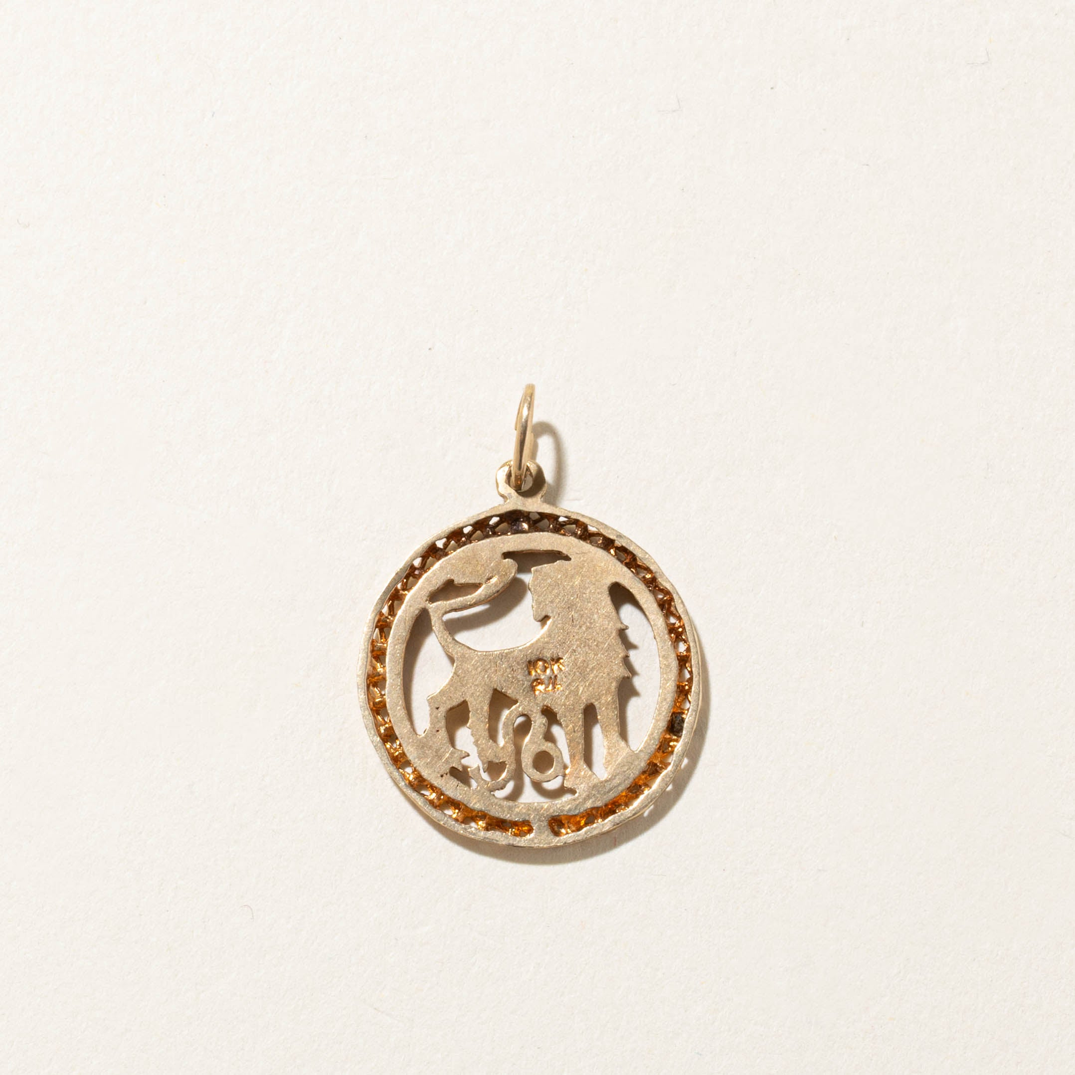 10k Leo Zodiac Pendant