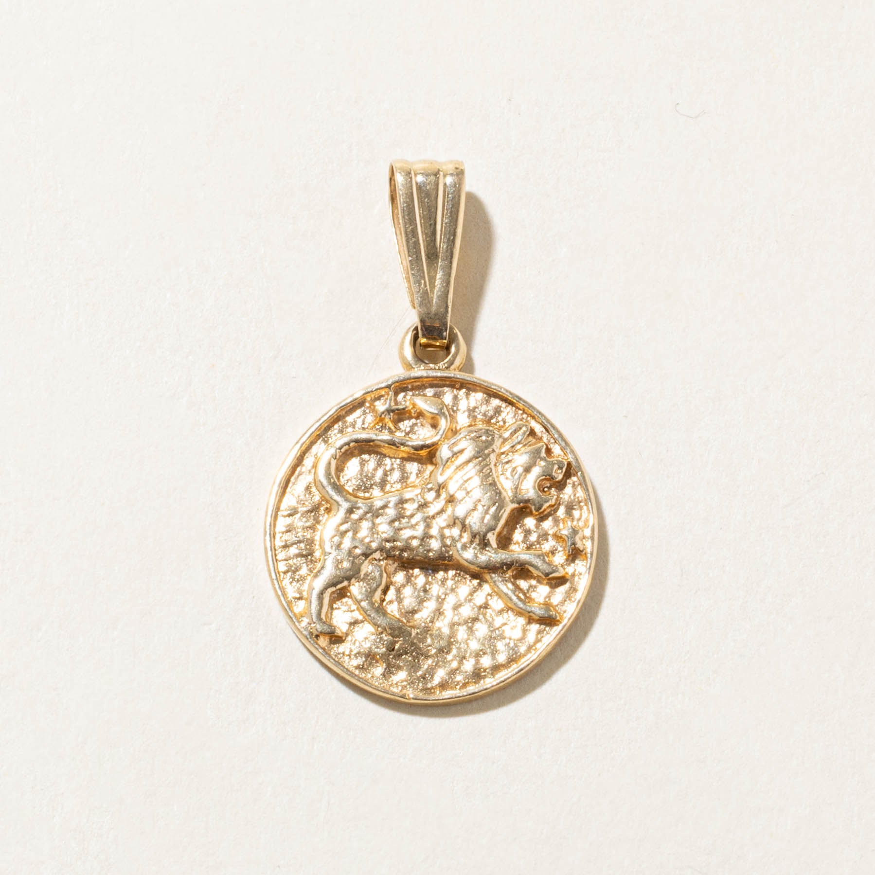 14k Leo Zodiac Pendant