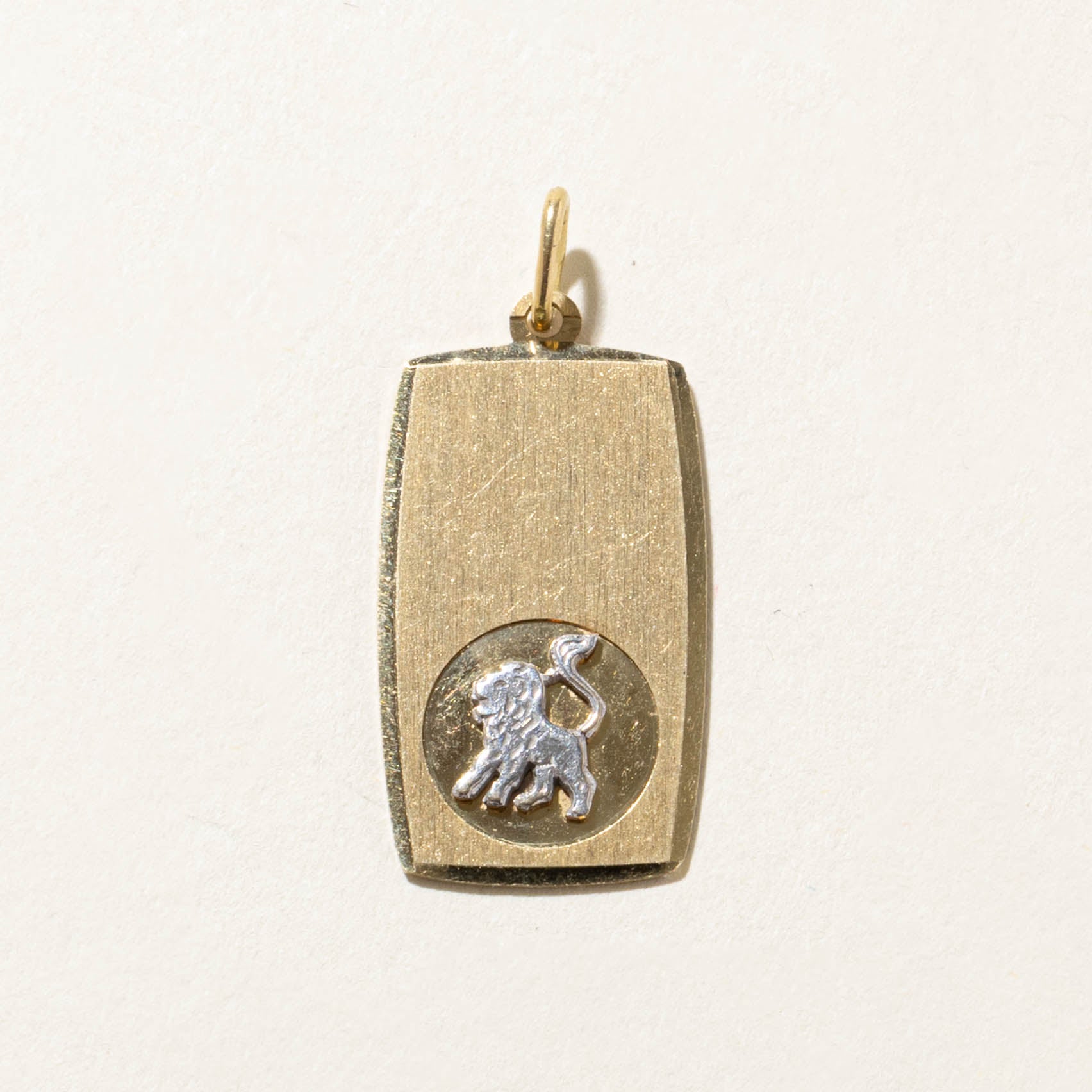 18k Leo Zodiac Pendant