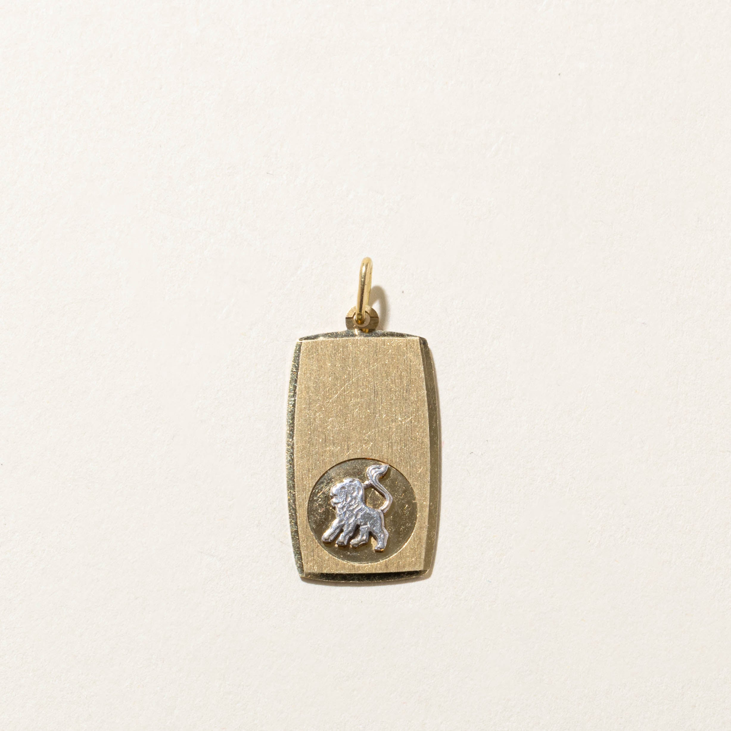 18k Leo Zodiac Pendant