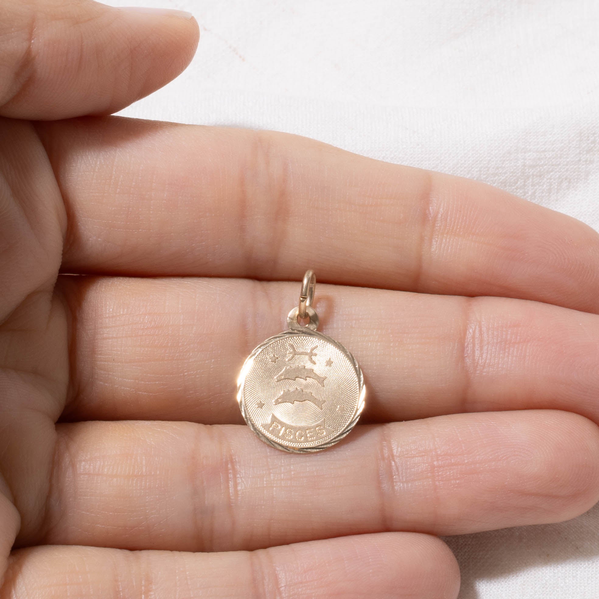 10k Pisces Zodiac Pendant