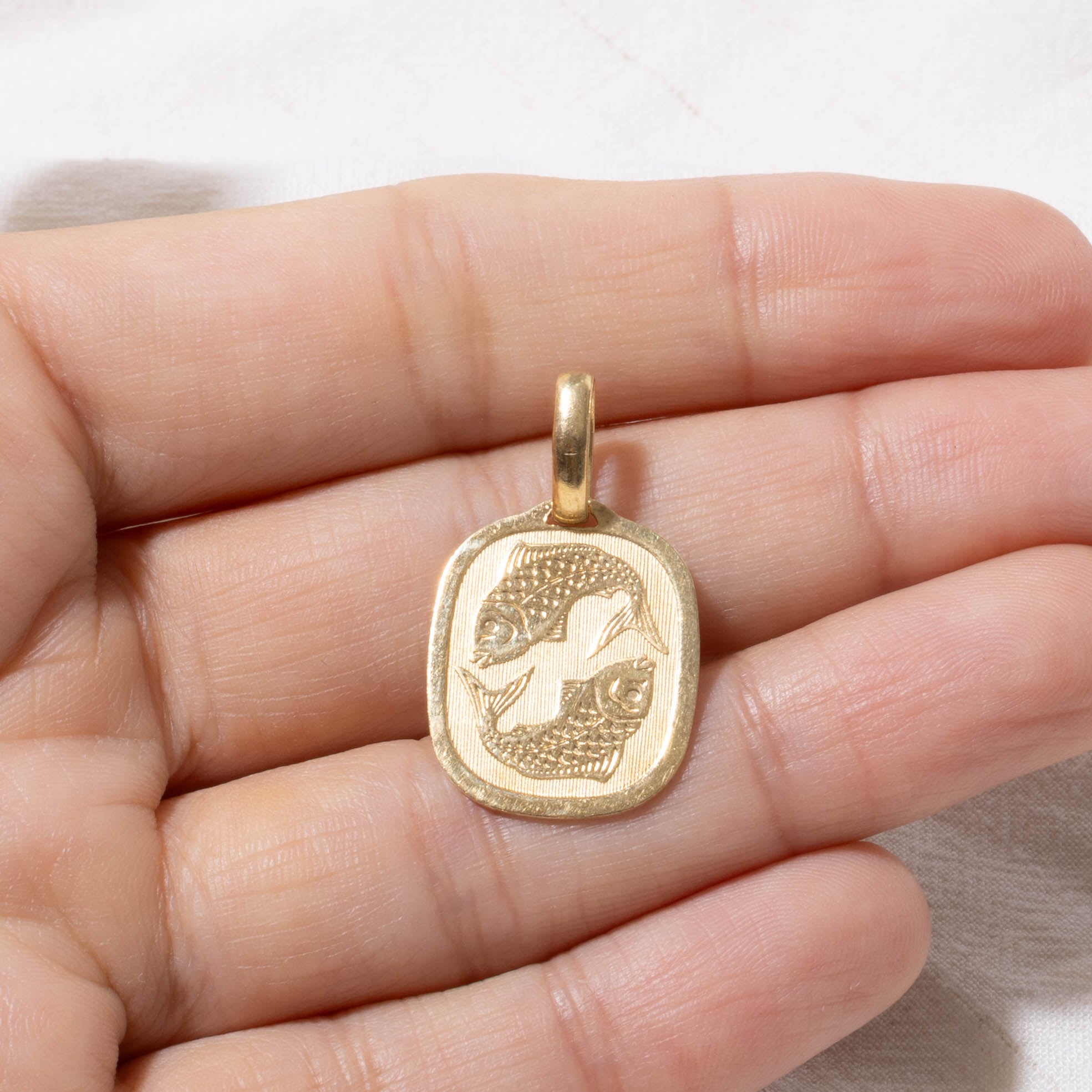 Italian Pisces Zodiac 18k Pendant