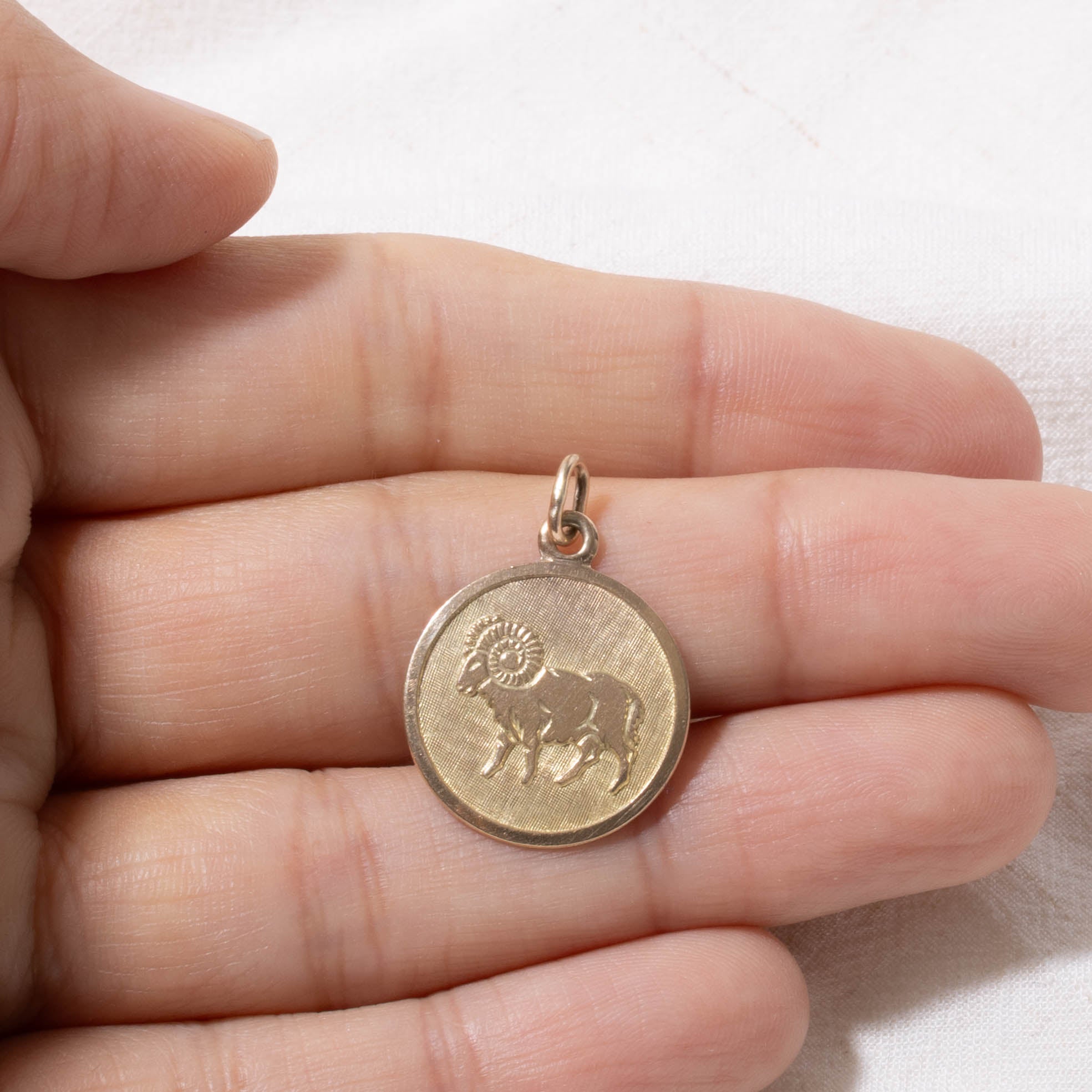 8k Aries Zodiac Pendant