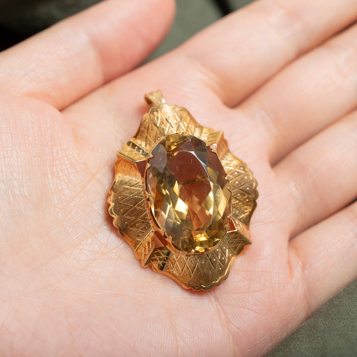 14k Solitaire Citrine & Pearl Engraved Ornate Brooch | 28.20ct