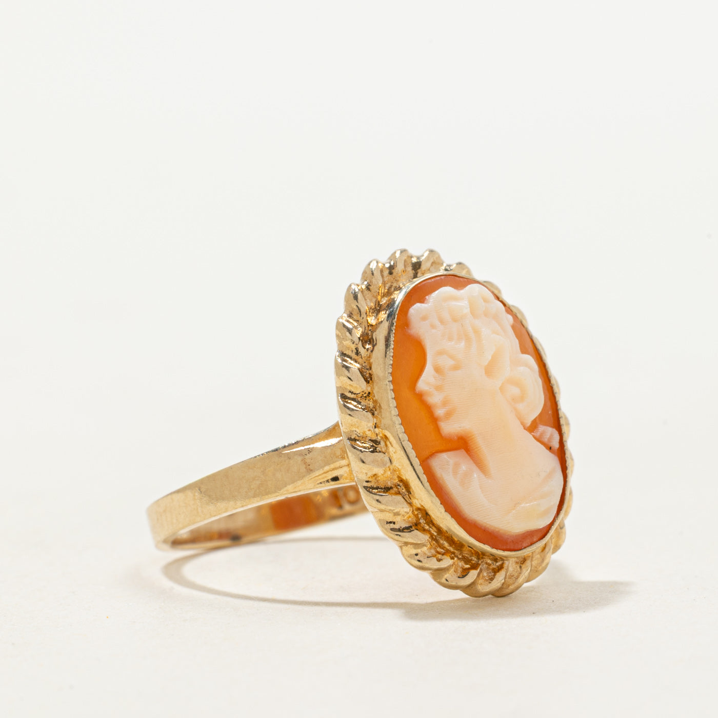 Orante Shell Cameo Ring | 2.50ct | SZ 6.25