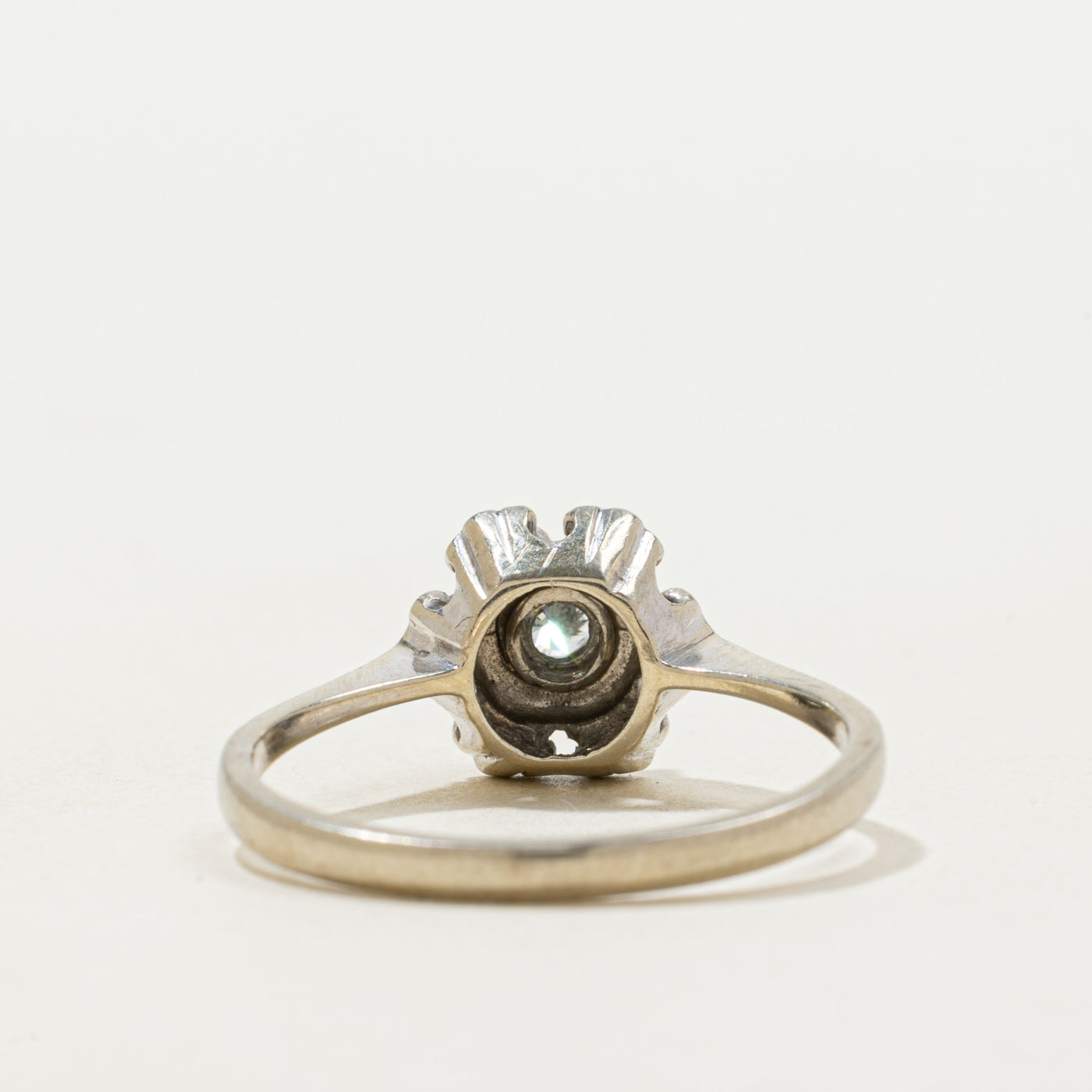 18k Solitaire Diamond Flower Ring | 0.17ct | SZ 8.25