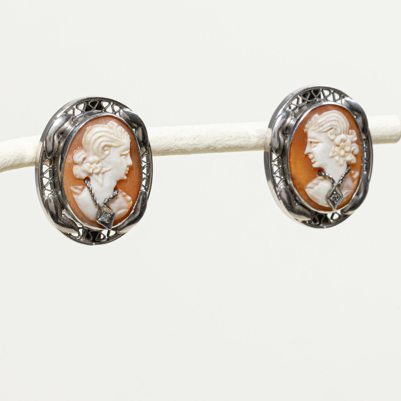 Shell Cameo & Pasté Glass Earrings | 7.50ctw