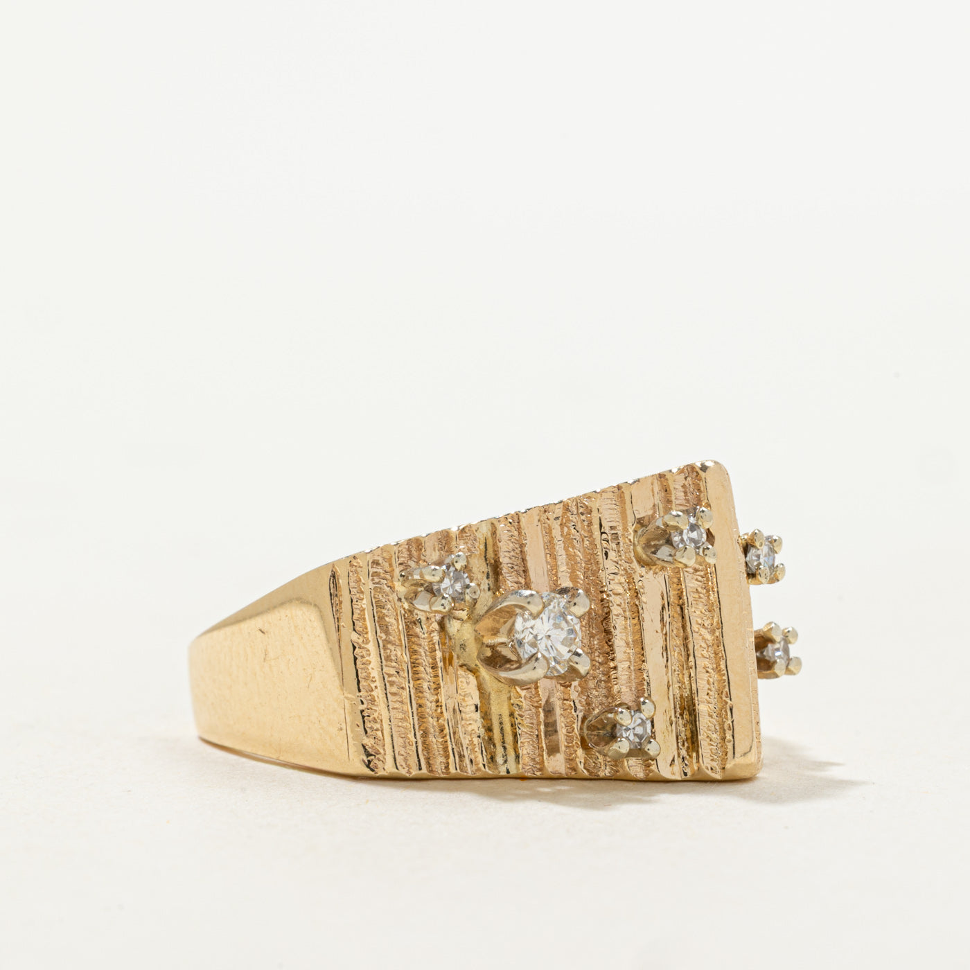 Scattered Diamond Textured Pointed Ring | 0.18ctw | SZ 8.75