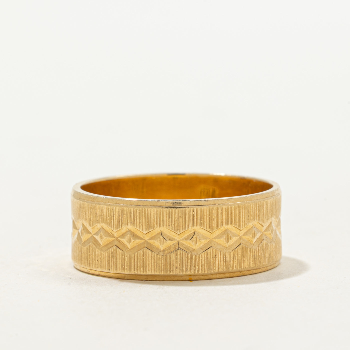 18k Yellow Gold Engraved Patterned Band | 7.70mm | SZ 9