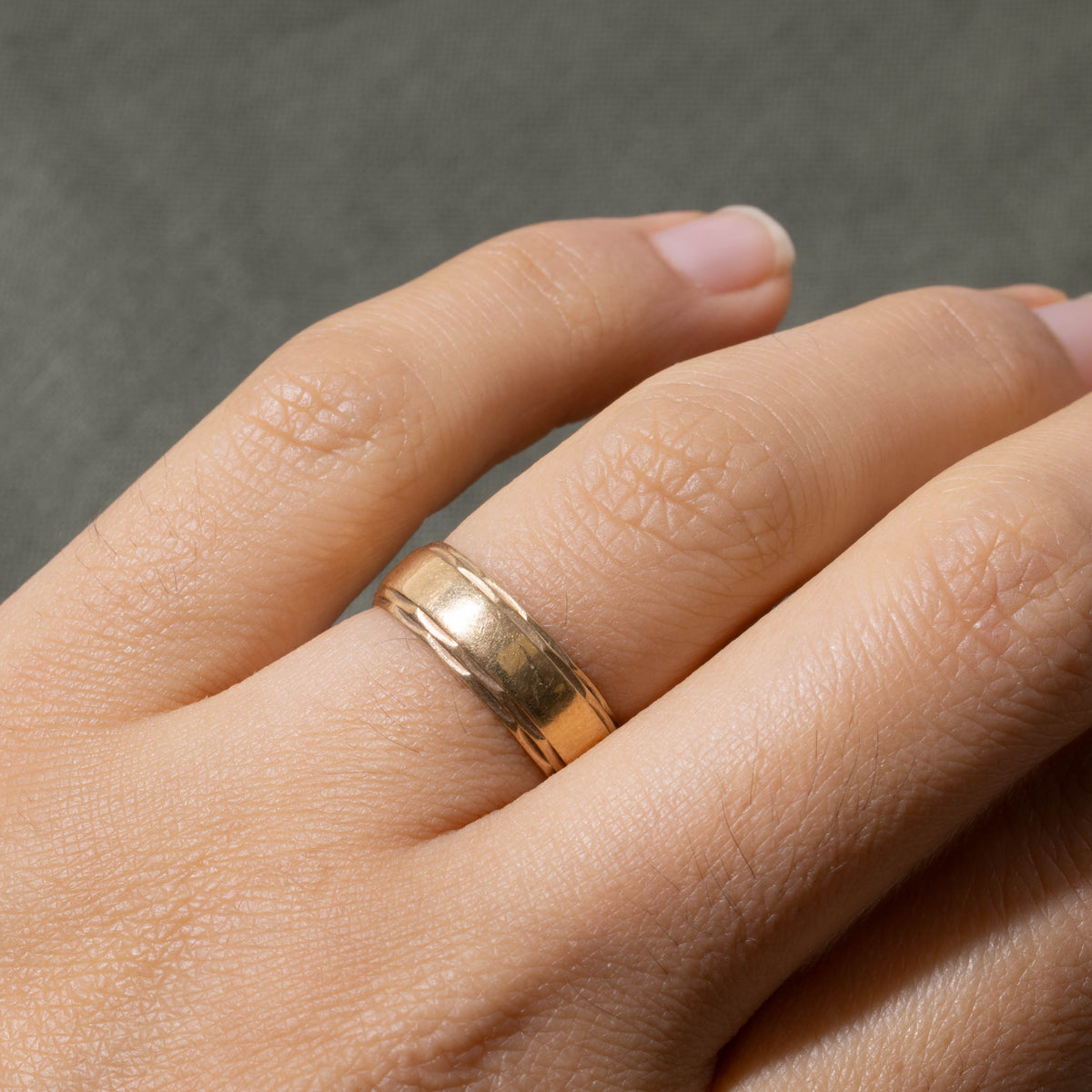 1969 London Yellow Gold Engraved Band | 5.8mm | SZ 5.75