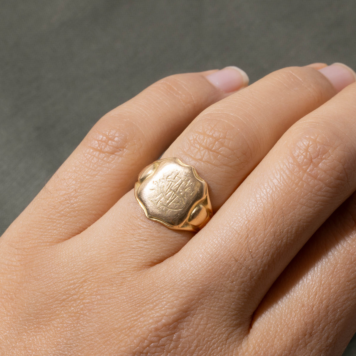 1904 Chester Yellow Gold Initialized Signet Ring | SZ 4.75