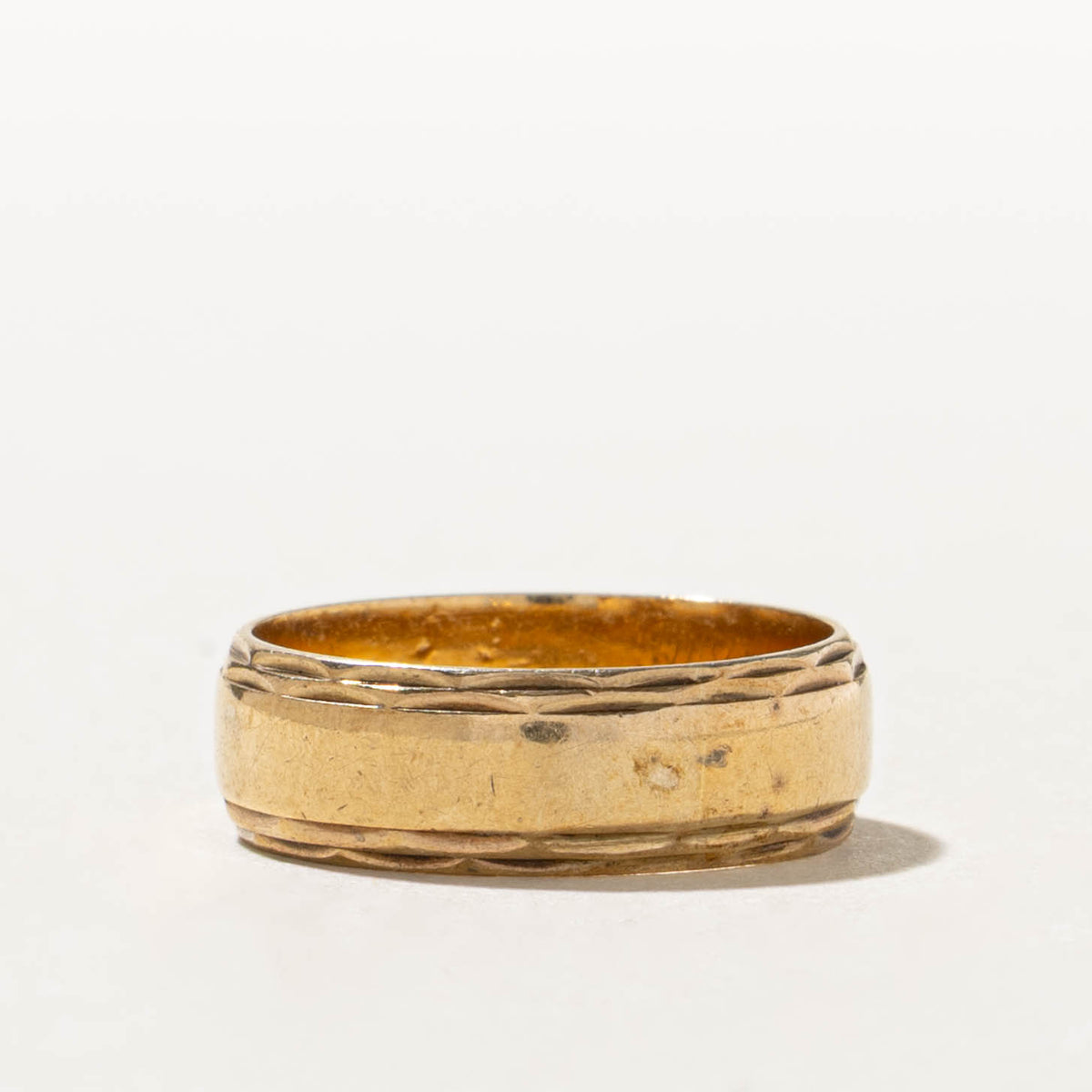 1969 London Yellow Gold Engraved Band | 5.8mm | SZ 5.75