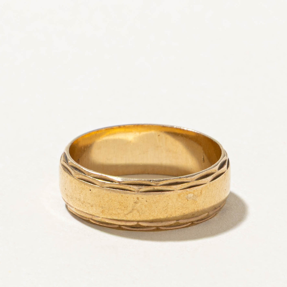 1969 London Yellow Gold Engraved Band | 5.8mm | SZ 5.75