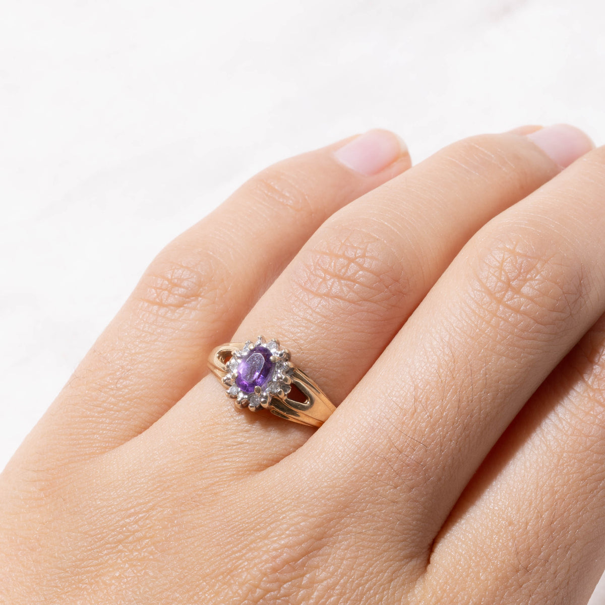 10k Amethyst & Diamond Petal Halo Grooved Ring | SZ 6