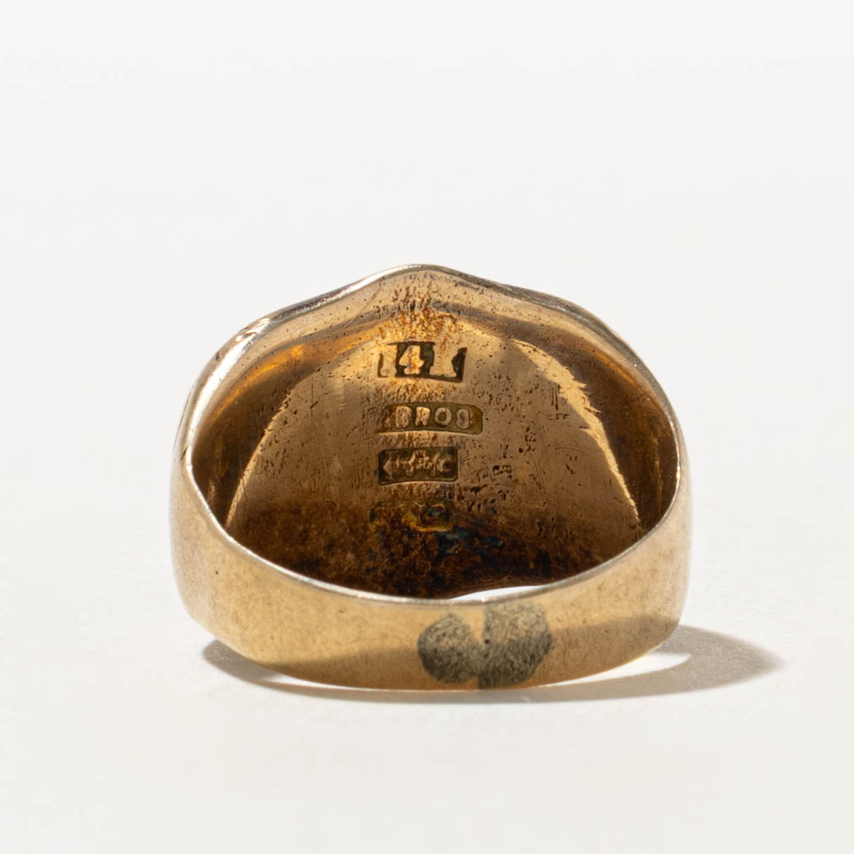 Vintage Pseudo Hallmarked Yellow Gold Crest Signet Ring | SZ 5.5