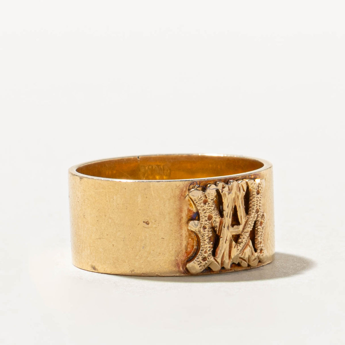 Vintage Pseudo Hallmarked Yellow Gold Initialized Band | 8.1mm | SZ 5.75