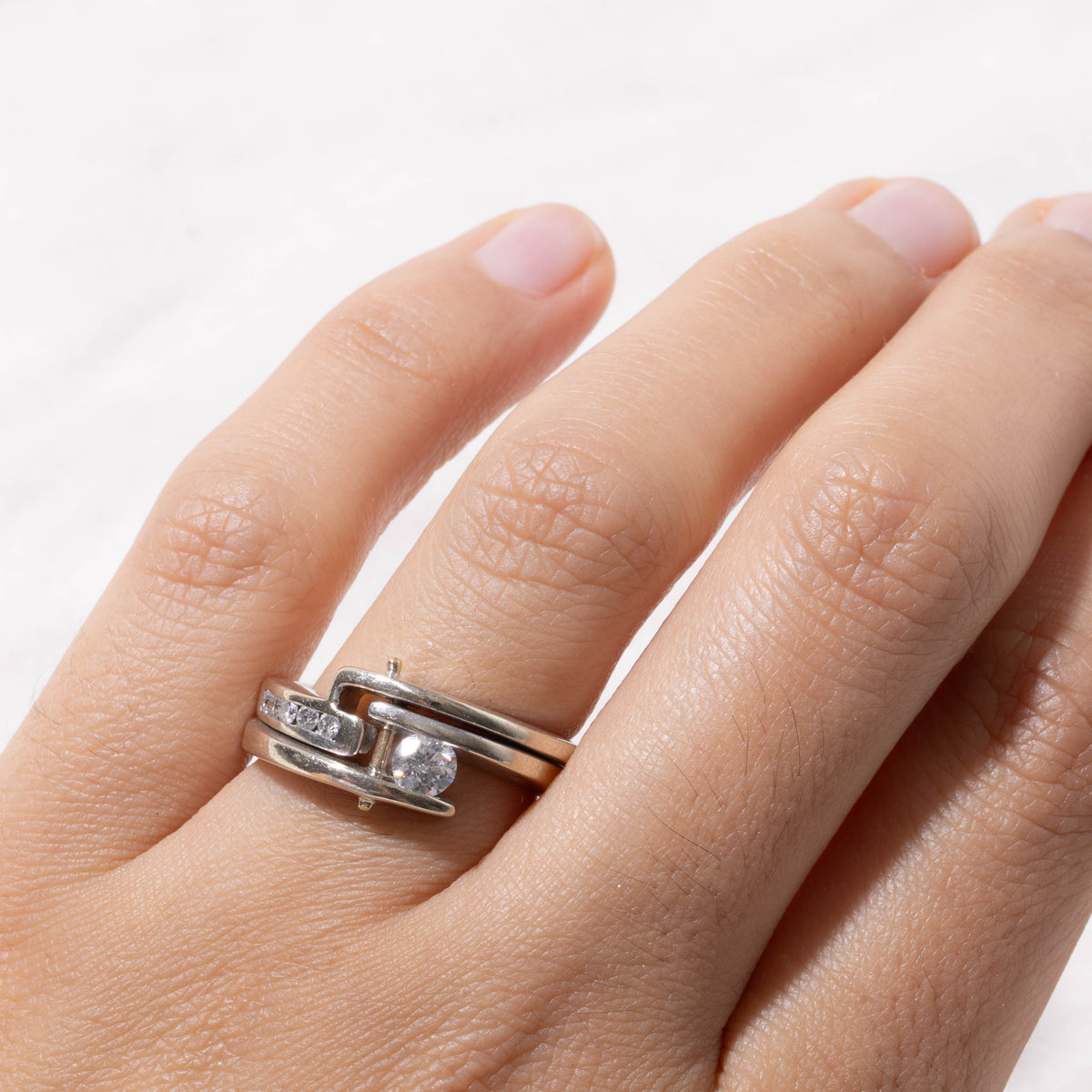 14k Diamond Channel Set Accented Geometric Wedding Ring Set | 0.27ct SI2 G/H, 0.10ctw | SZ 8.25