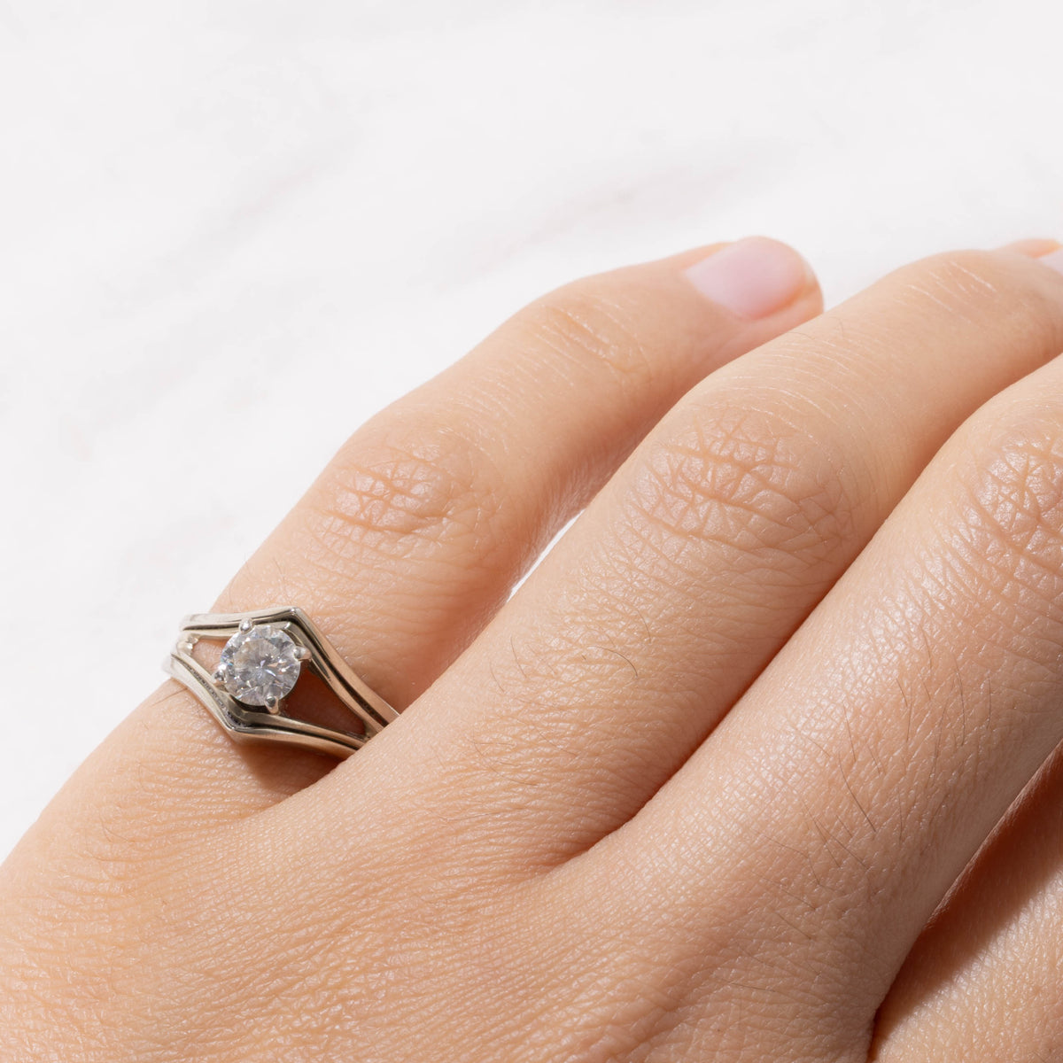 19k Solitaire Diamond Grooved Open Shank Tapered Wedding Ring Set | 0.49ct SI1 J | SZ 4