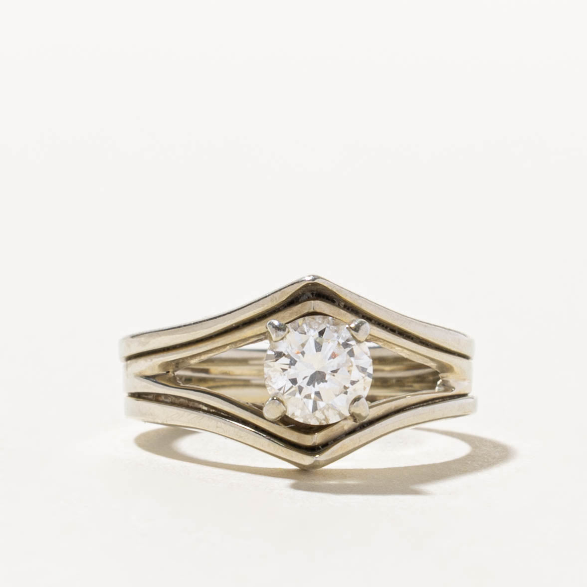 19k Solitaire Diamond Grooved Open Shank Tapered Wedding Ring Set | 0.49ct SI1 J | SZ 4
