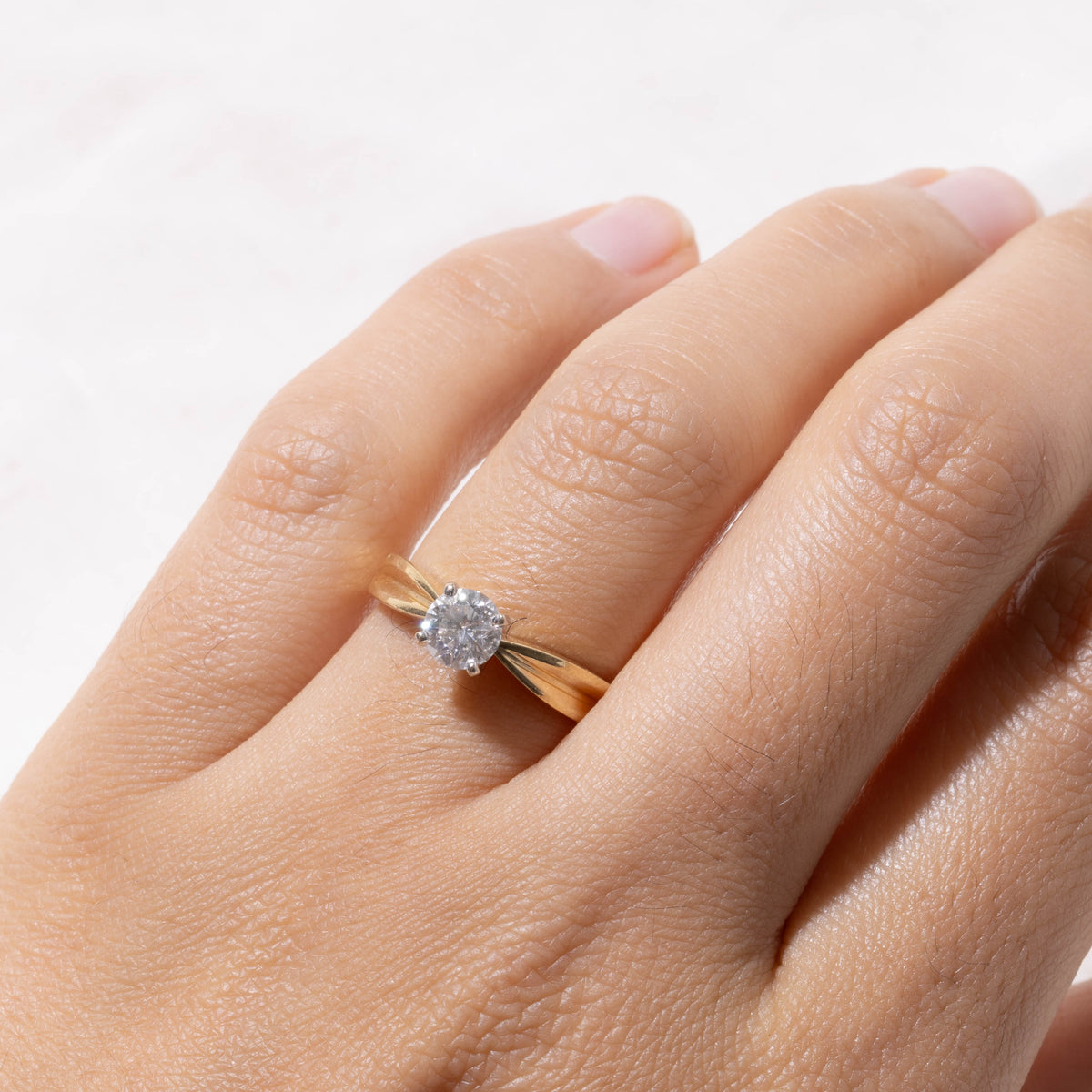 18k Solitaire Diamond Grooved Reverse Tapered Ring | 0.60ct I1 F/G | SZ 5.75