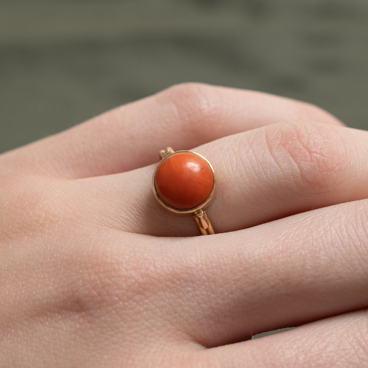 Vintage Polish Solitaire Coral Grooved Ring | 3.00ct | SZ 5.25