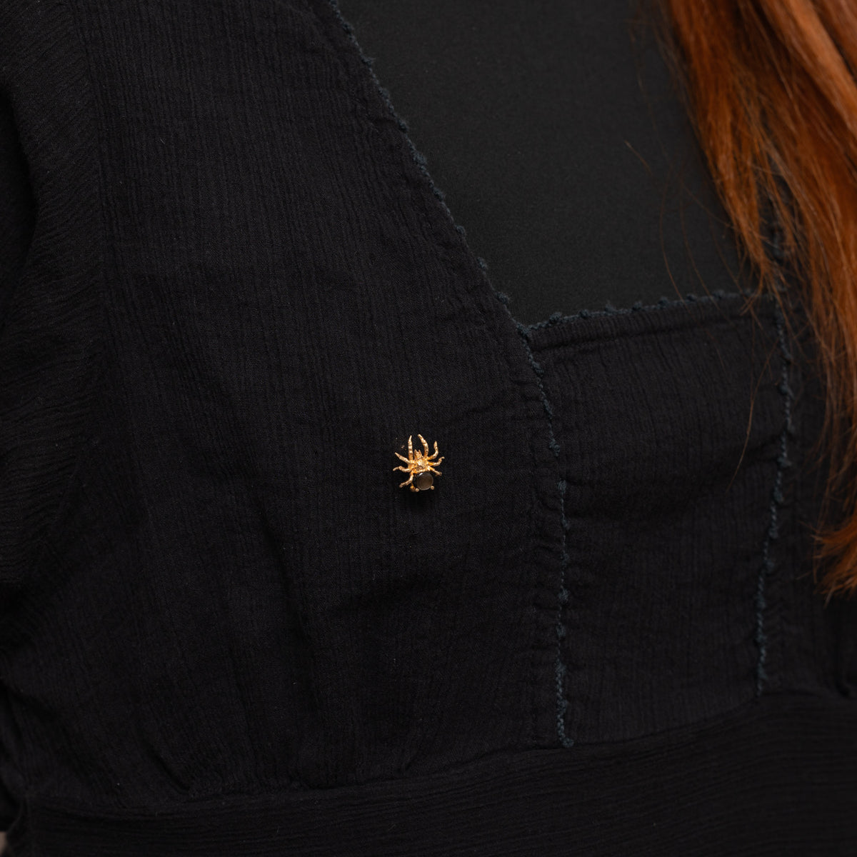 14k Cabochon Black Star Diopside Textured Spider Pin | 0.65ct