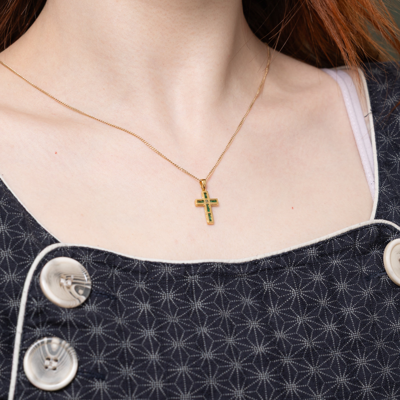 18k Diamond & Emerald Cross Pendant | 0.07ct, 0.33ctw