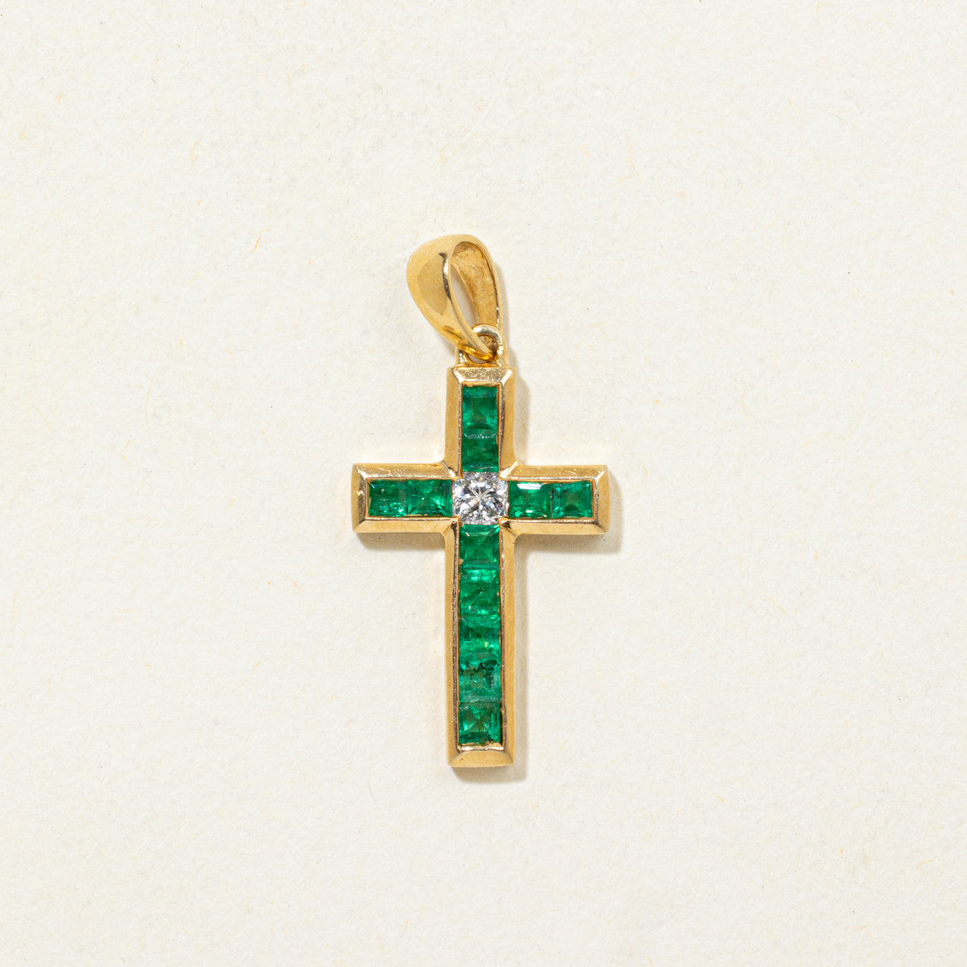 18k Diamond & Emerald Cross Pendant | 0.07ct, 0.33ctw