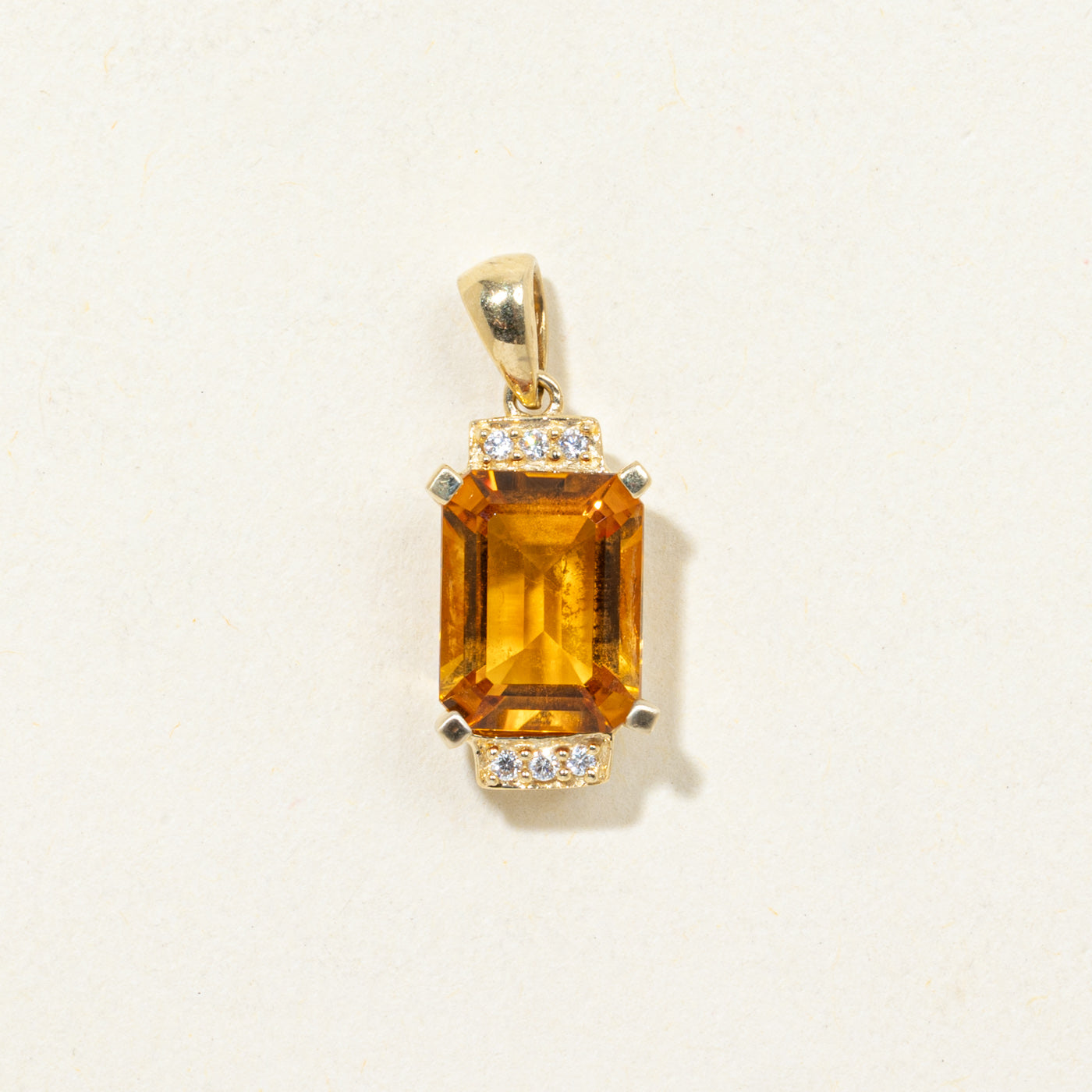 Pendentif en or 14 carats avec citrine taille émeraude et diamants | 2,00 ct, 0,03 ct au total
