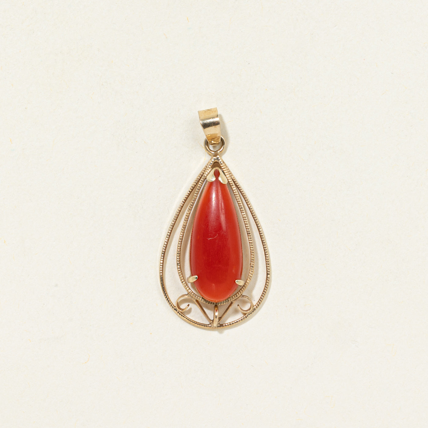 18K Pear Cabochon Coral Pendant | 3.50ct