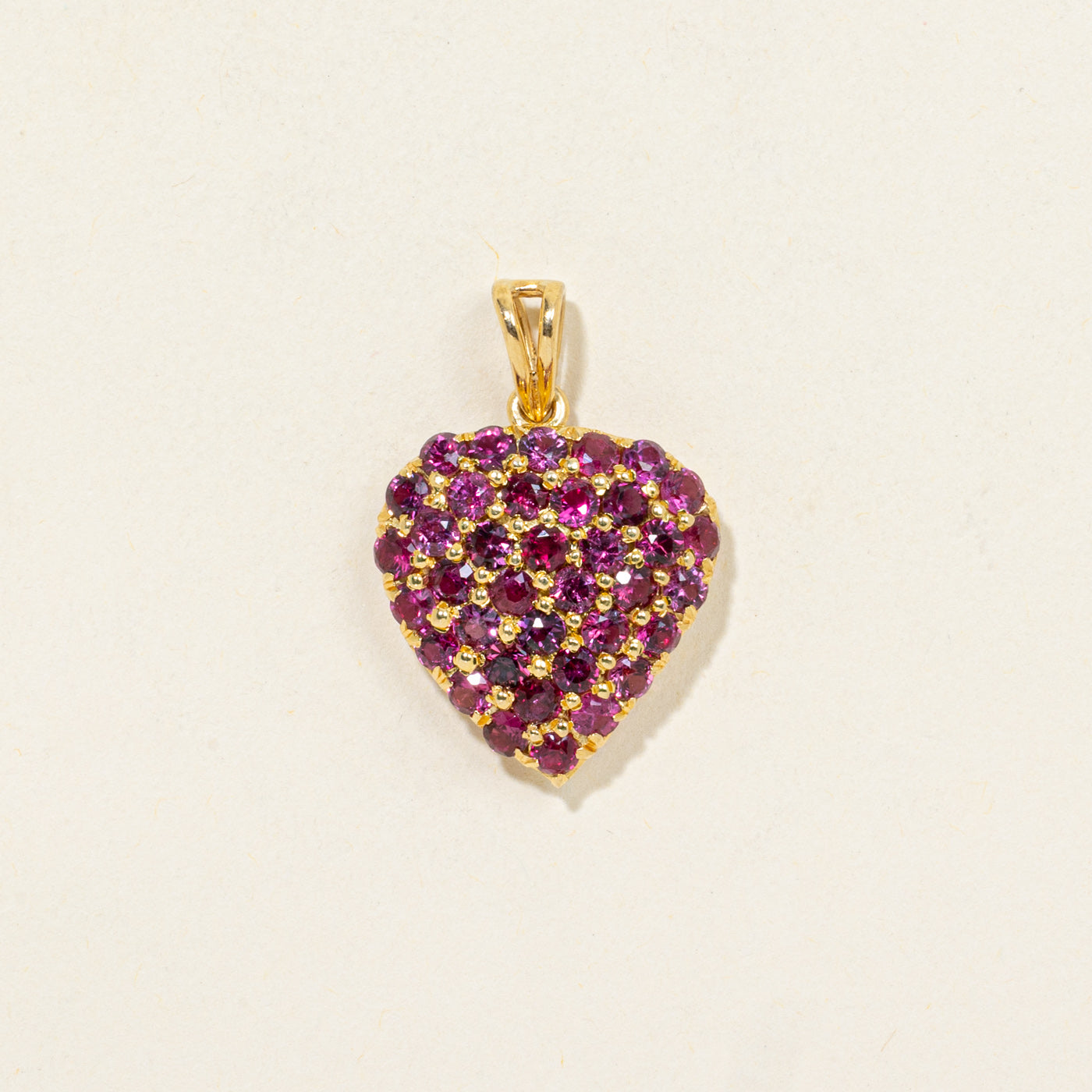 Pendentif coeur rubis serti pavé 18 carats | 2,77 ct