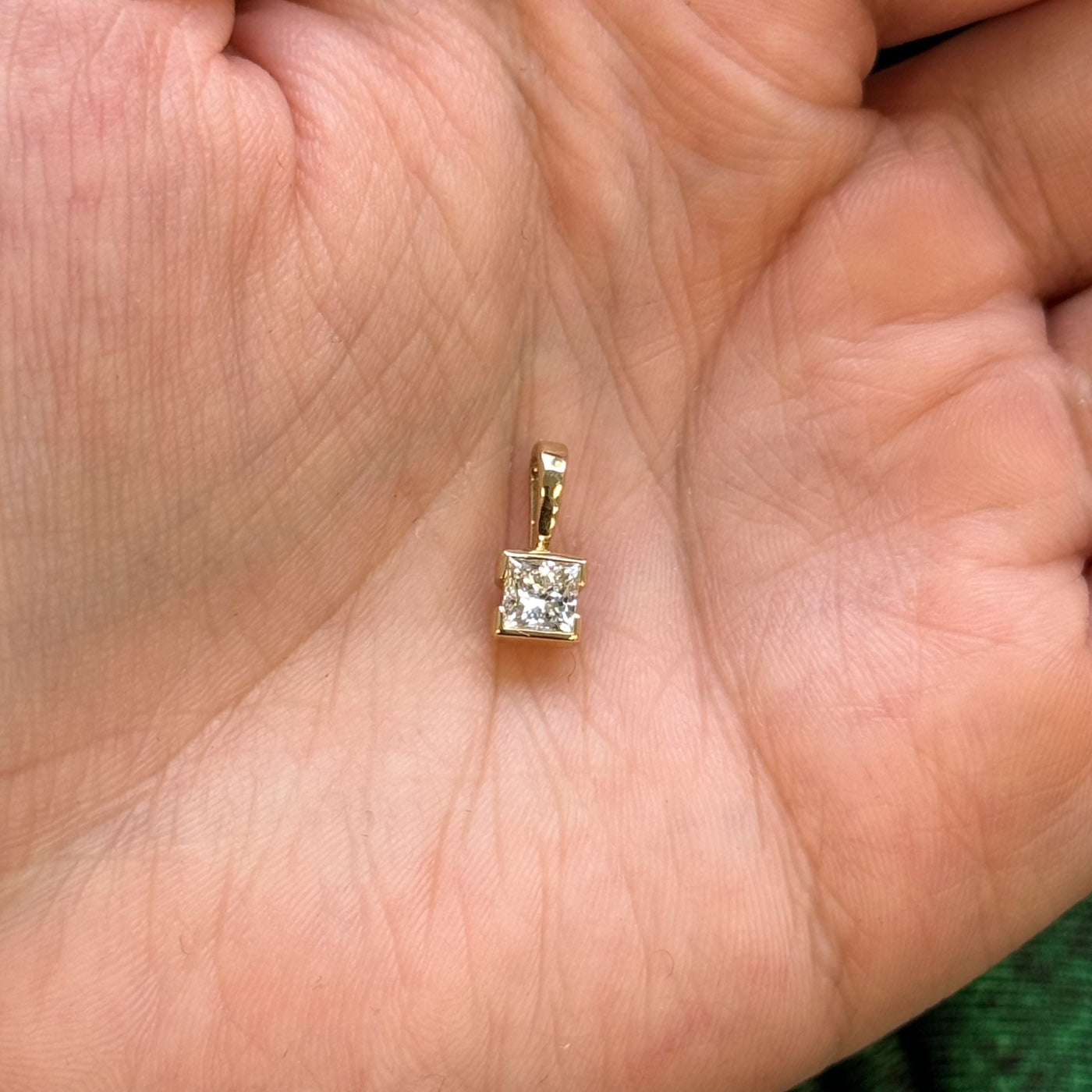 Pendentif en diamant serti semi-clos certifié GIA « 100 façons » | 0,50 ct SI1 I |