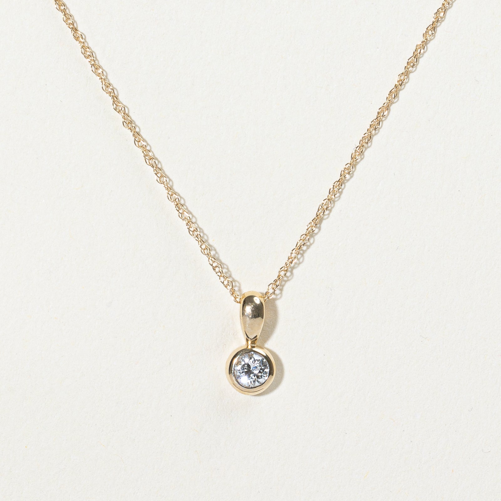 Pendentif et collier en diamant « 100 façons » | 0,10 ct | 45,7 cm |