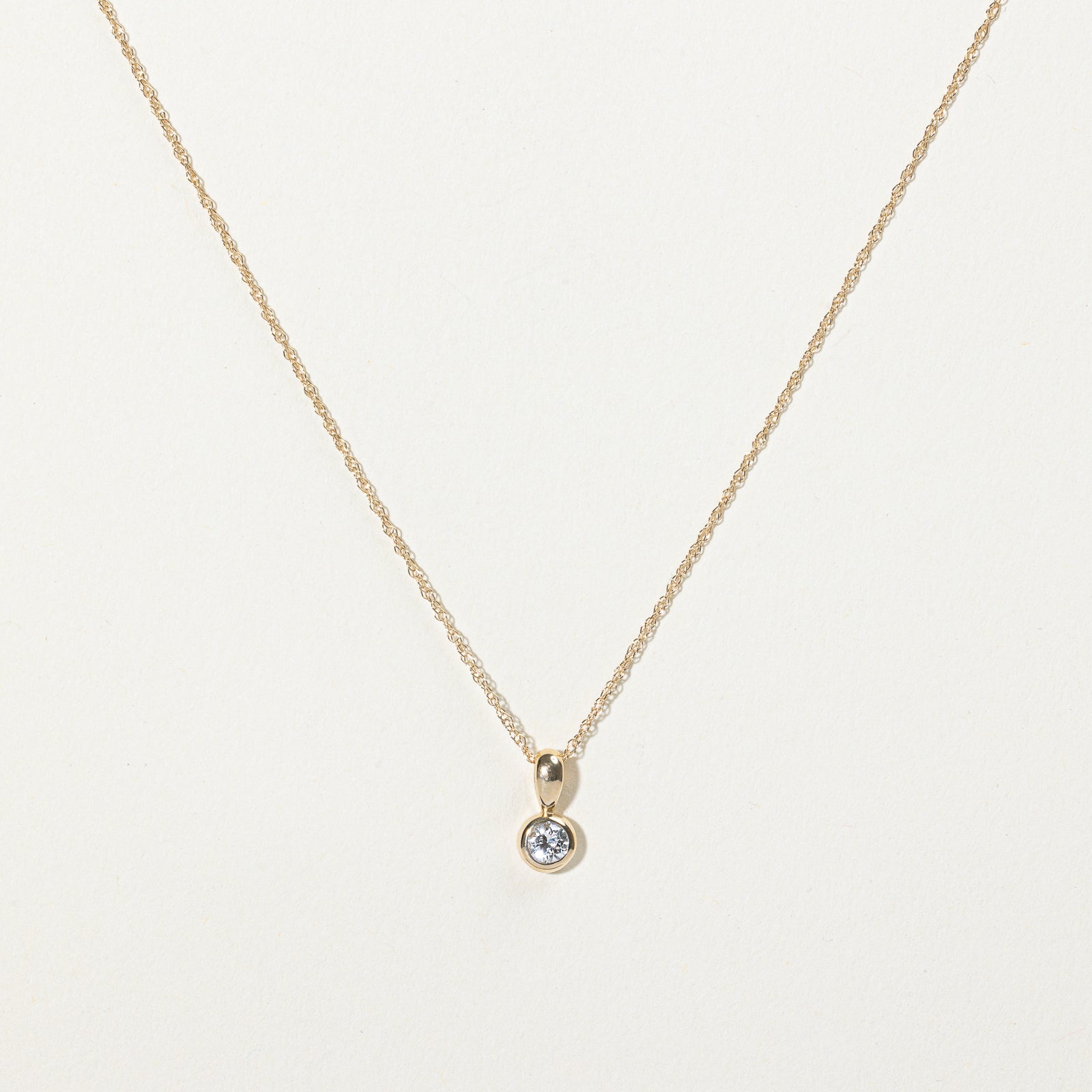 Pendentif et collier en diamant « 100 façons » | 0,10 ct | 45,7 cm |