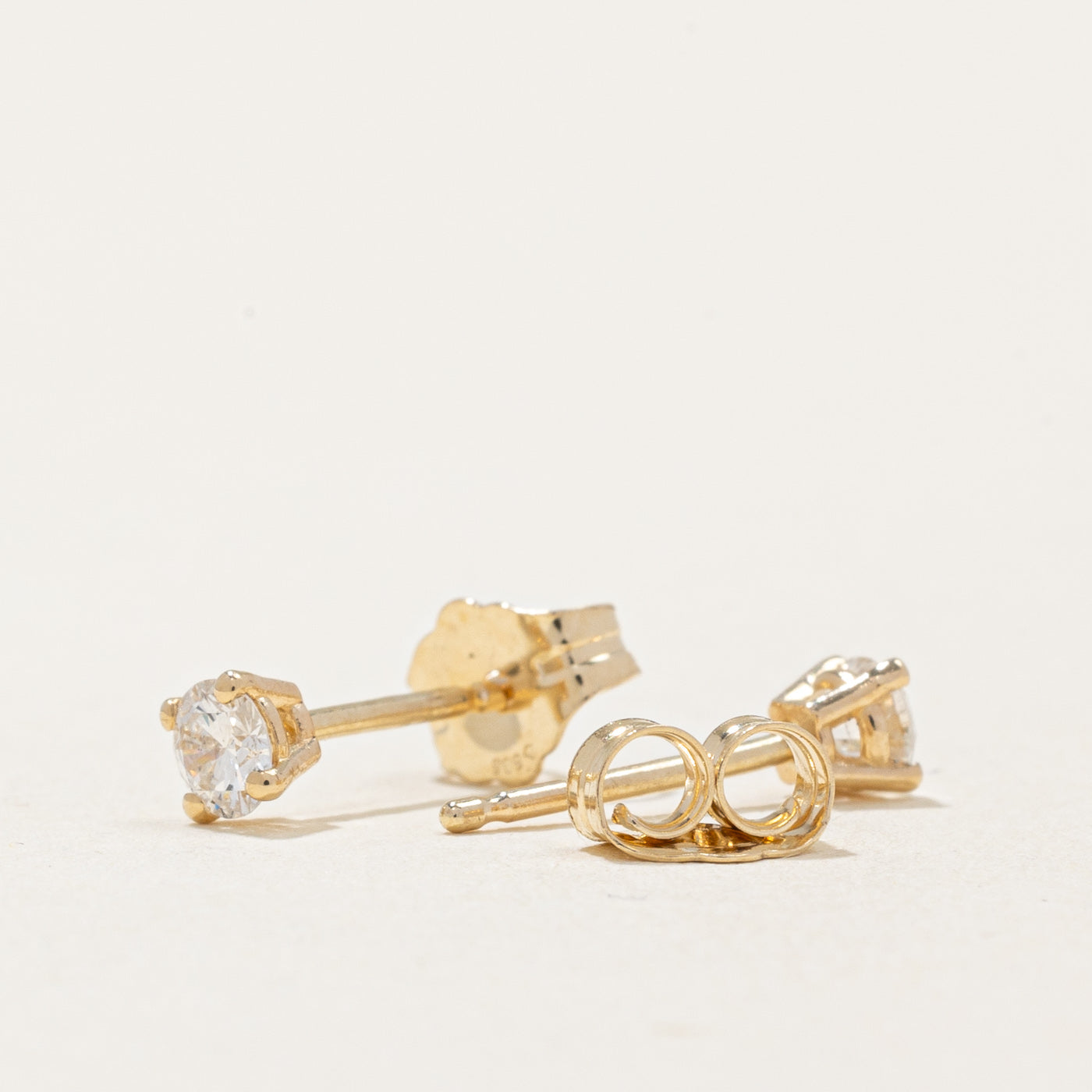100 Ways Diamond Stud Earrings | 0.25ctw D-F SI1/2 |