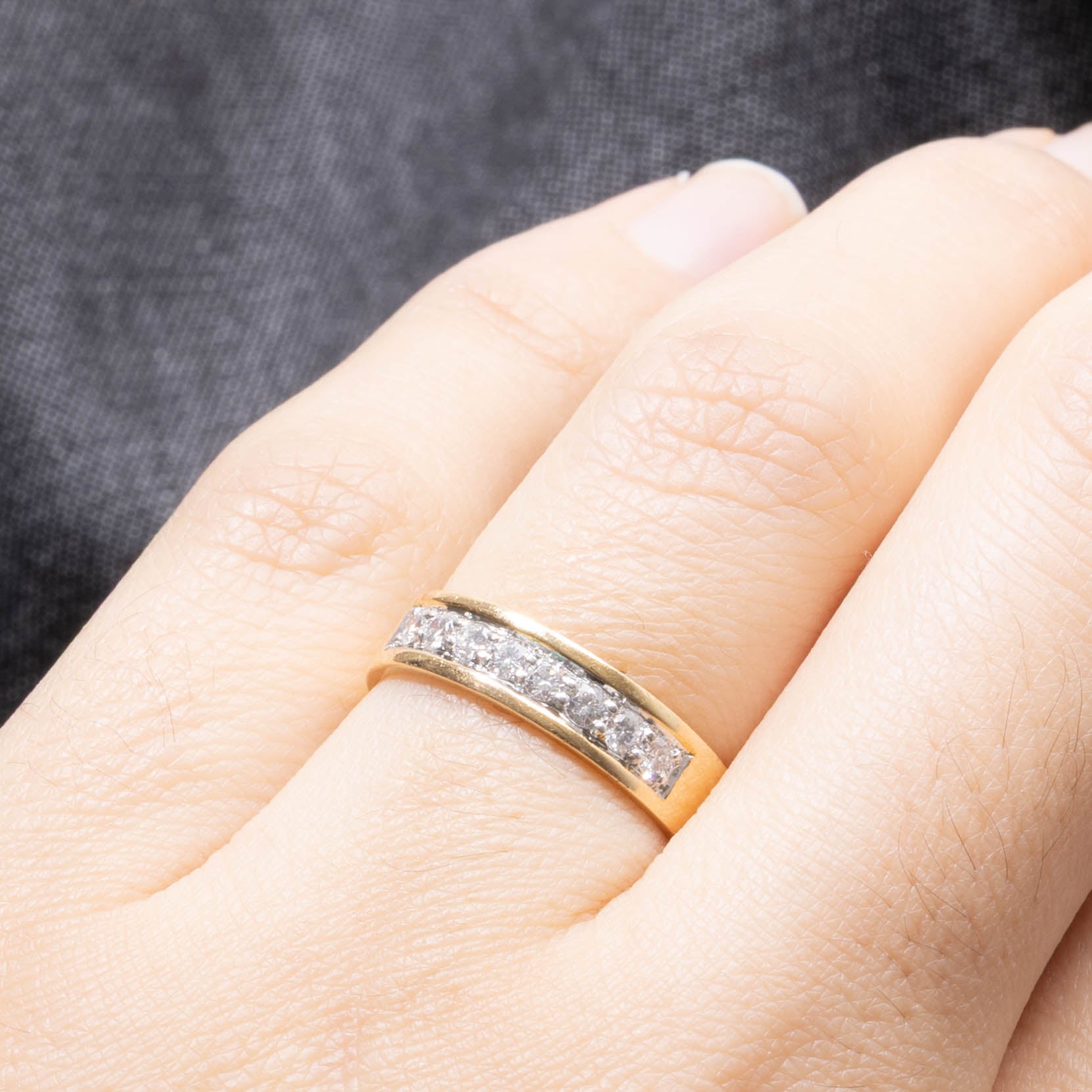 Alliance en or sertie de diamants en canal | 0,32 ct | 4,25 mm | Taille 6,0