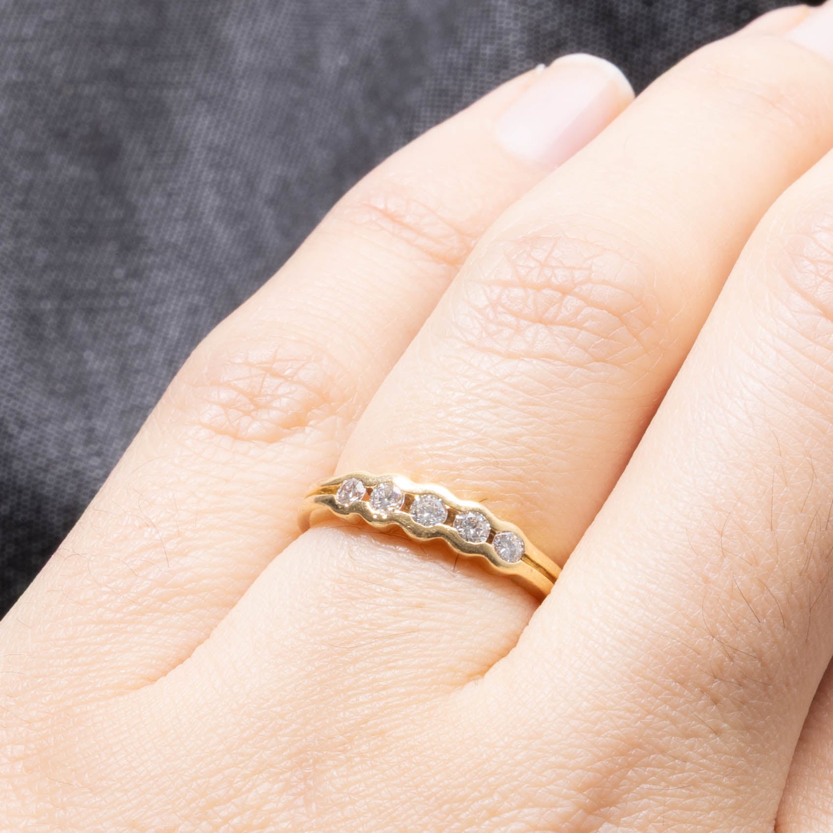 Five Stone Diamond Scalloped Band | 0.25ctw | SZ 4.5