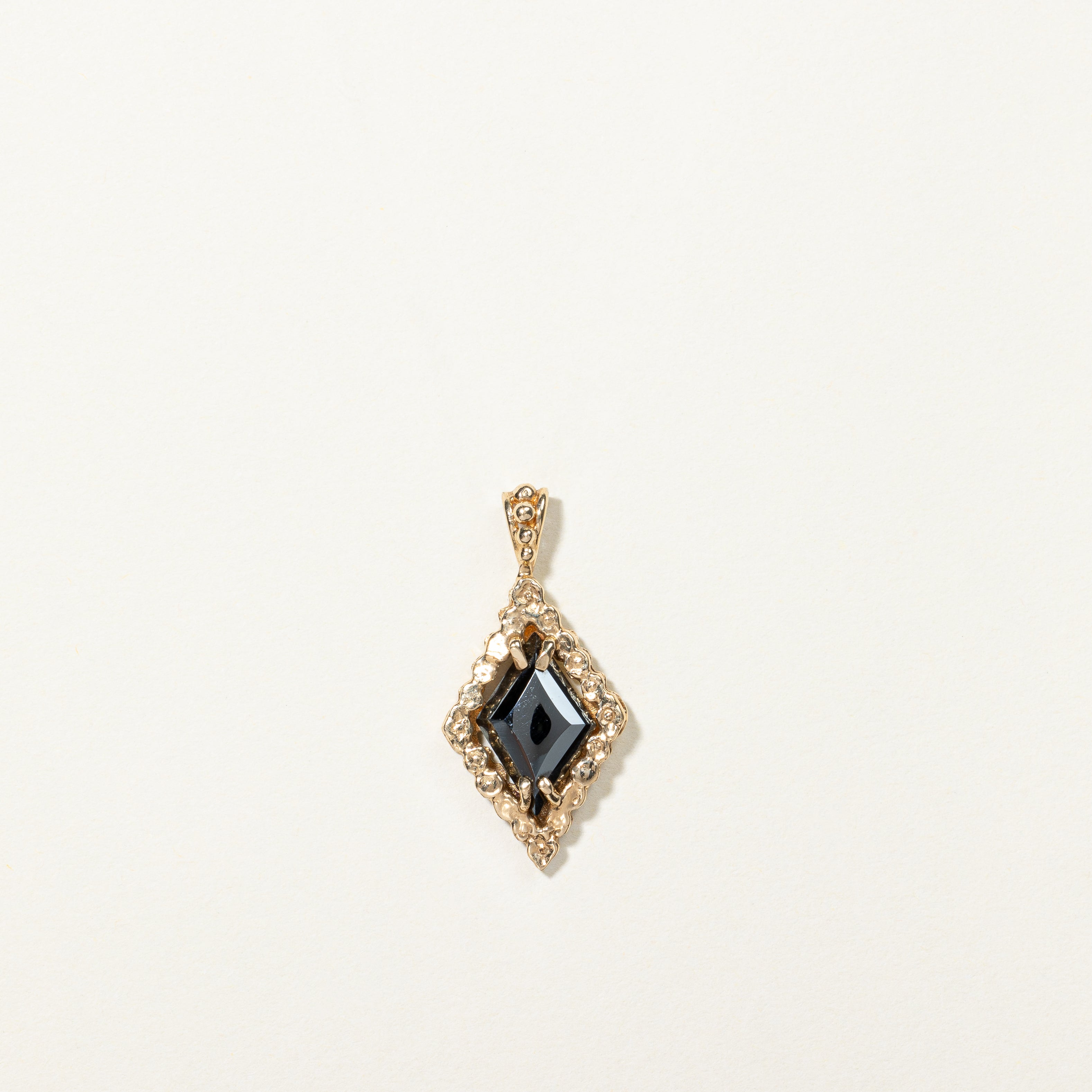 Pendentif en hématite | 2,35 ct |