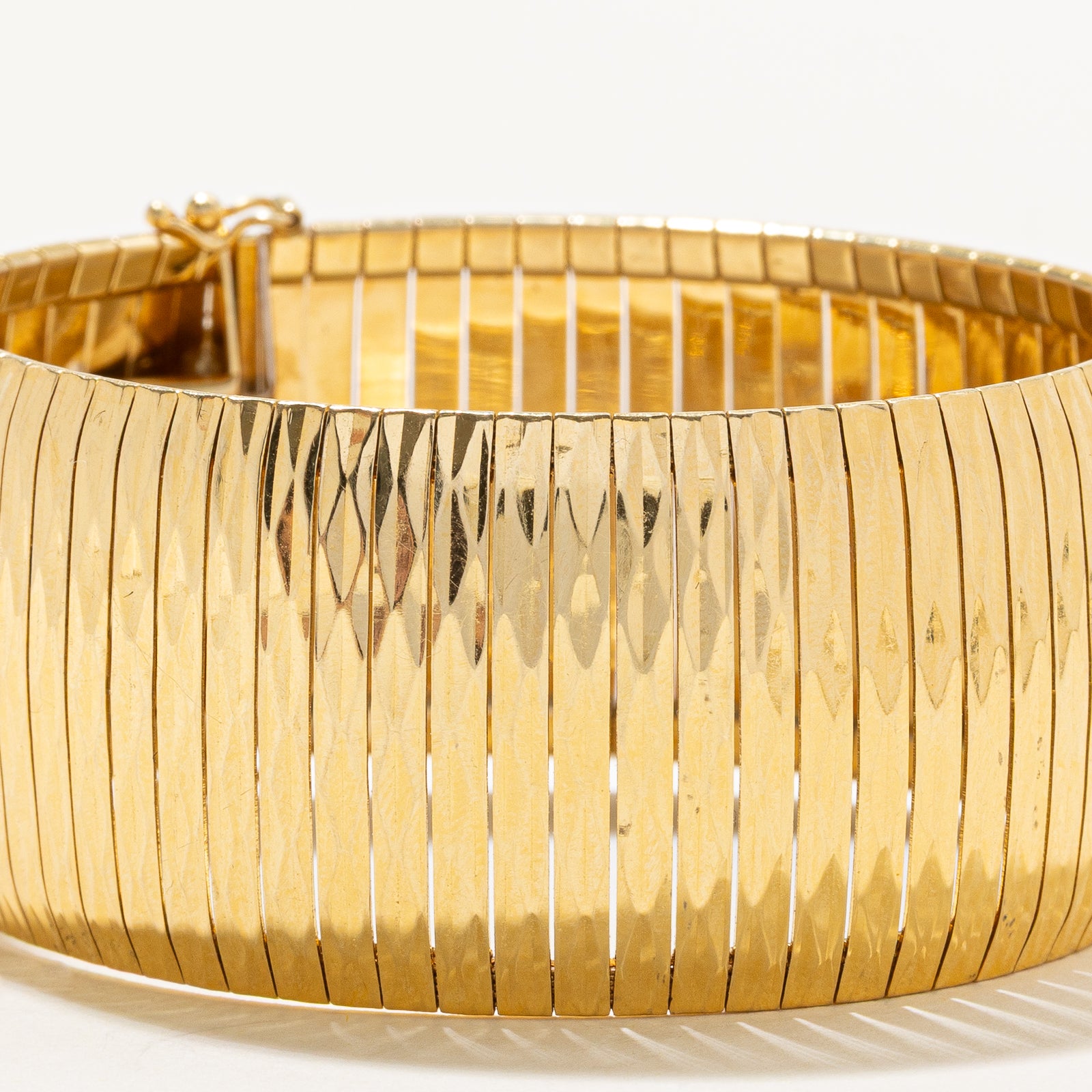 'Birks' 18k Yellow Gold Chunky Fluted Bracelet | 7.5"
