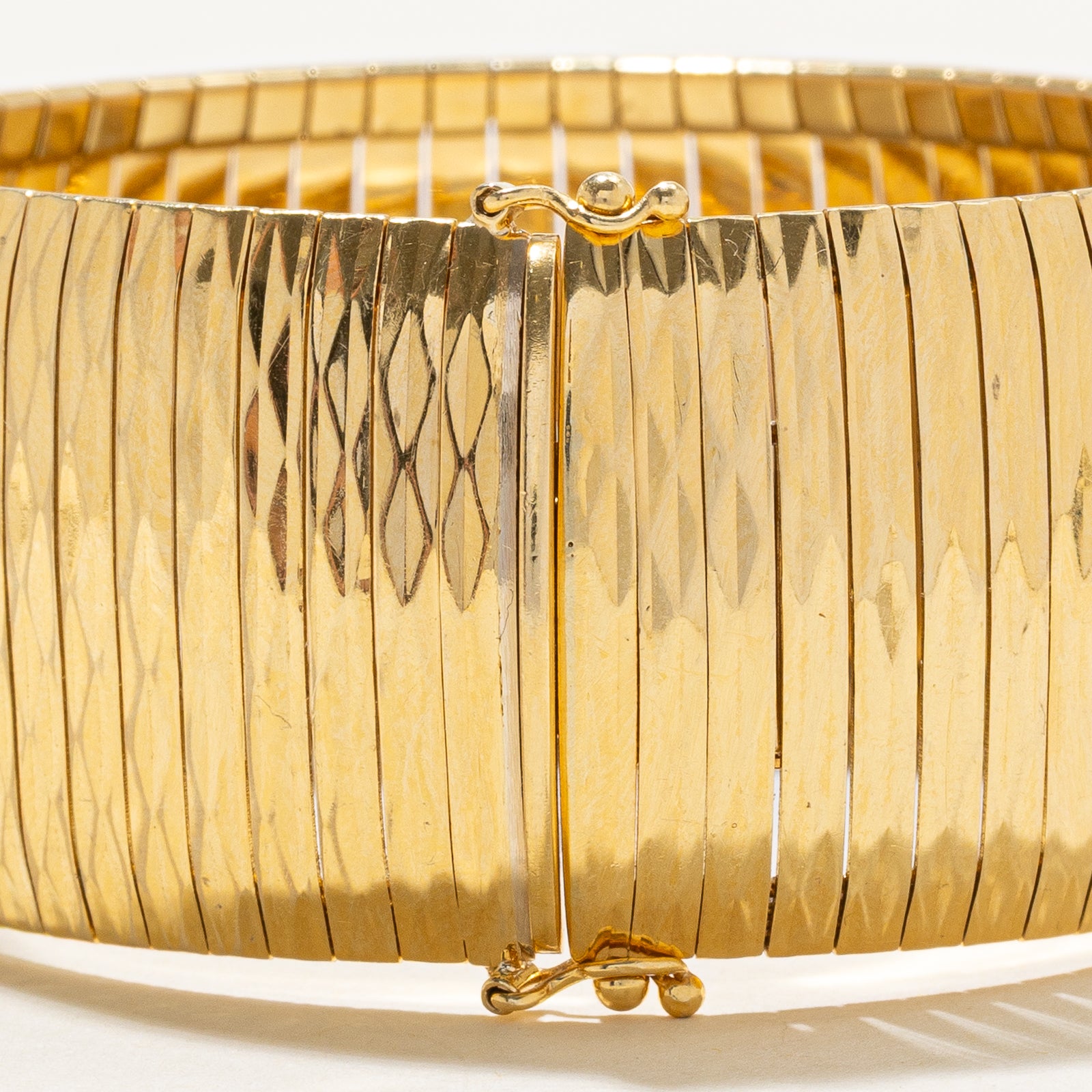'Birks' 18k Yellow Gold Chunky Fluted Bracelet | 7.5"