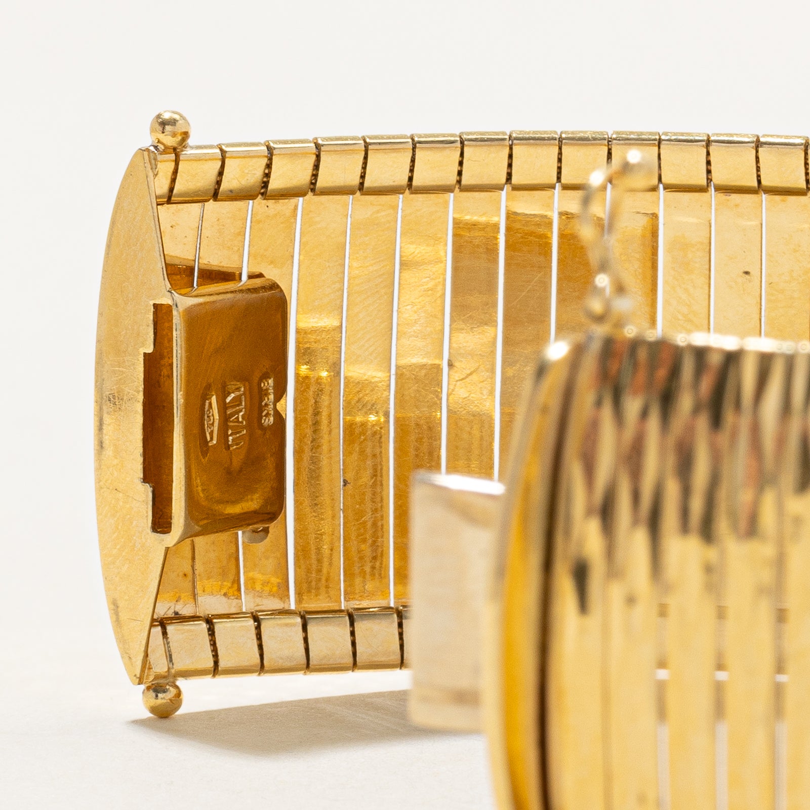 'Birks' 18k Yellow Gold Chunky Fluted Bracelet | 7.5"