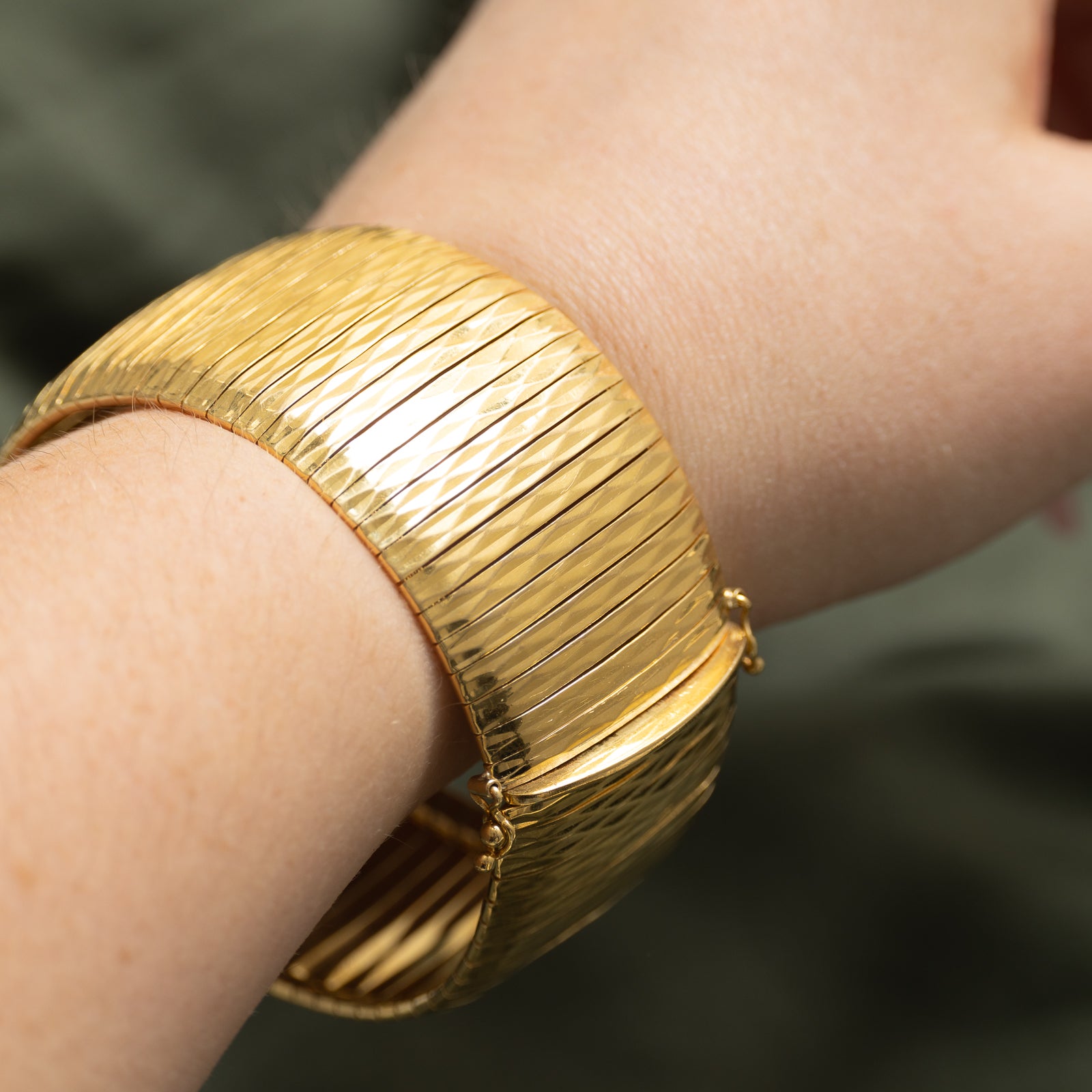 'Birks' 18k Yellow Gold Chunky Fluted Bracelet | 7.5"