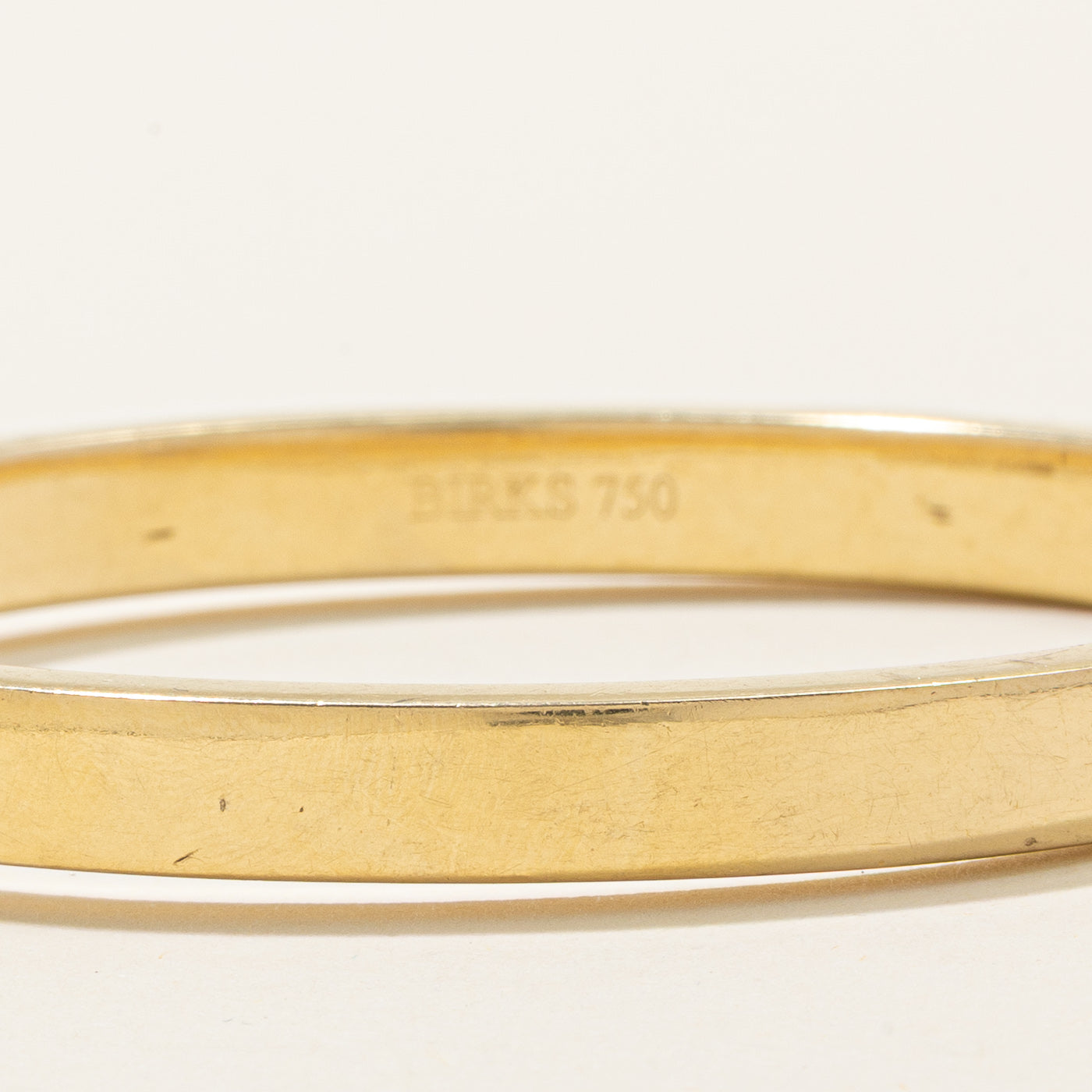 'Birks' 18k Yellow Gold Plain Bangle | 6"