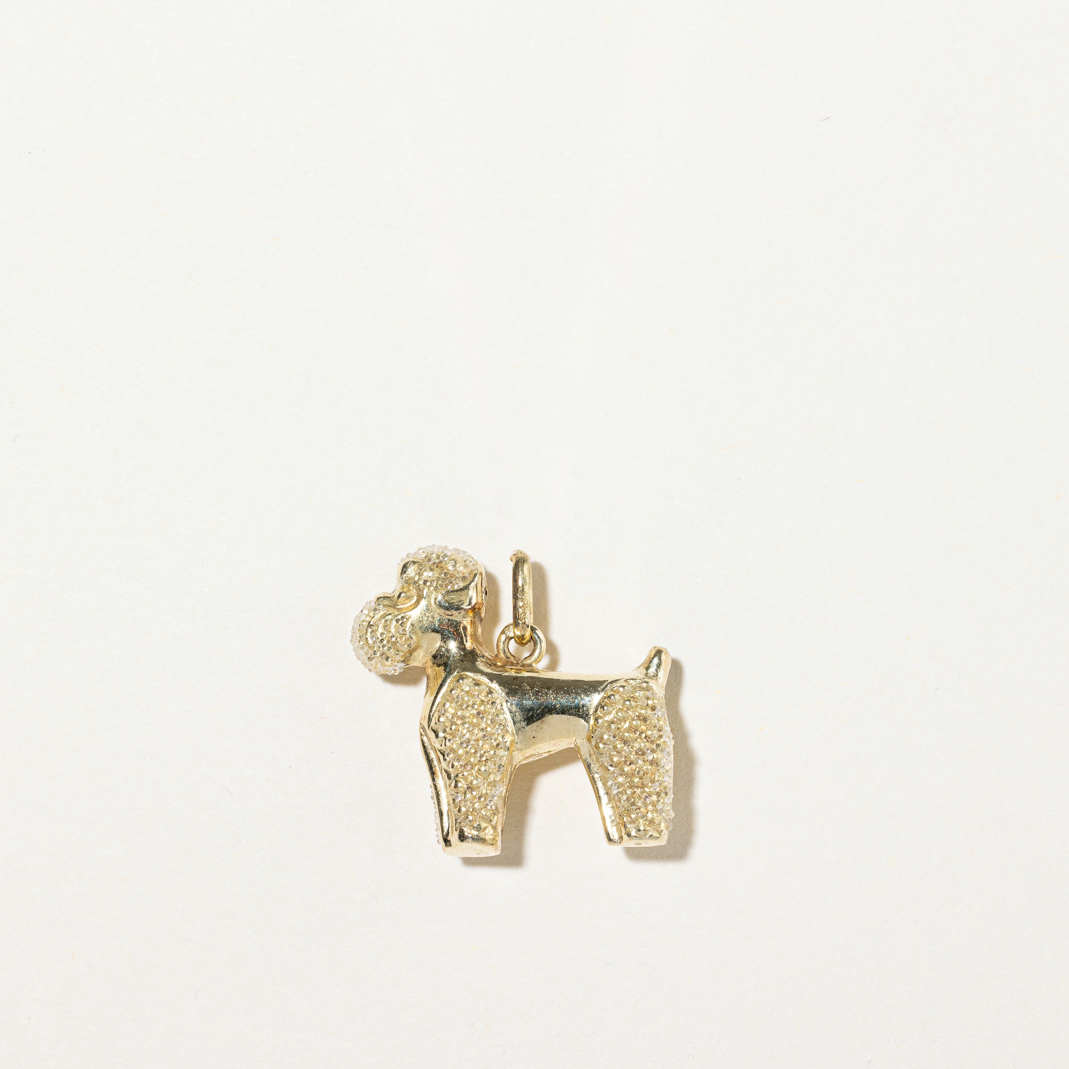 Breloque chien en or jaune 10 carats