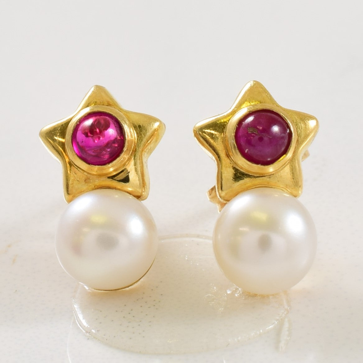 Boucles d'oreilles puces en forme d'étoile, rubis et perles | 2,00 ctw |