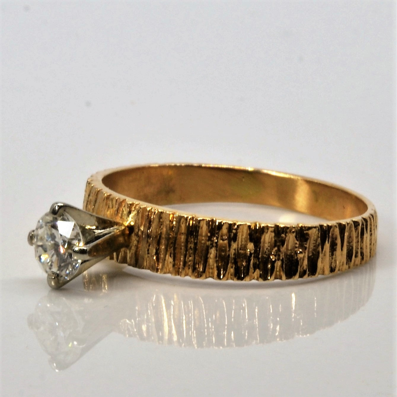 Bague sertie de diamants à griffes hautes | 0,32 ct | Taille 7 |
