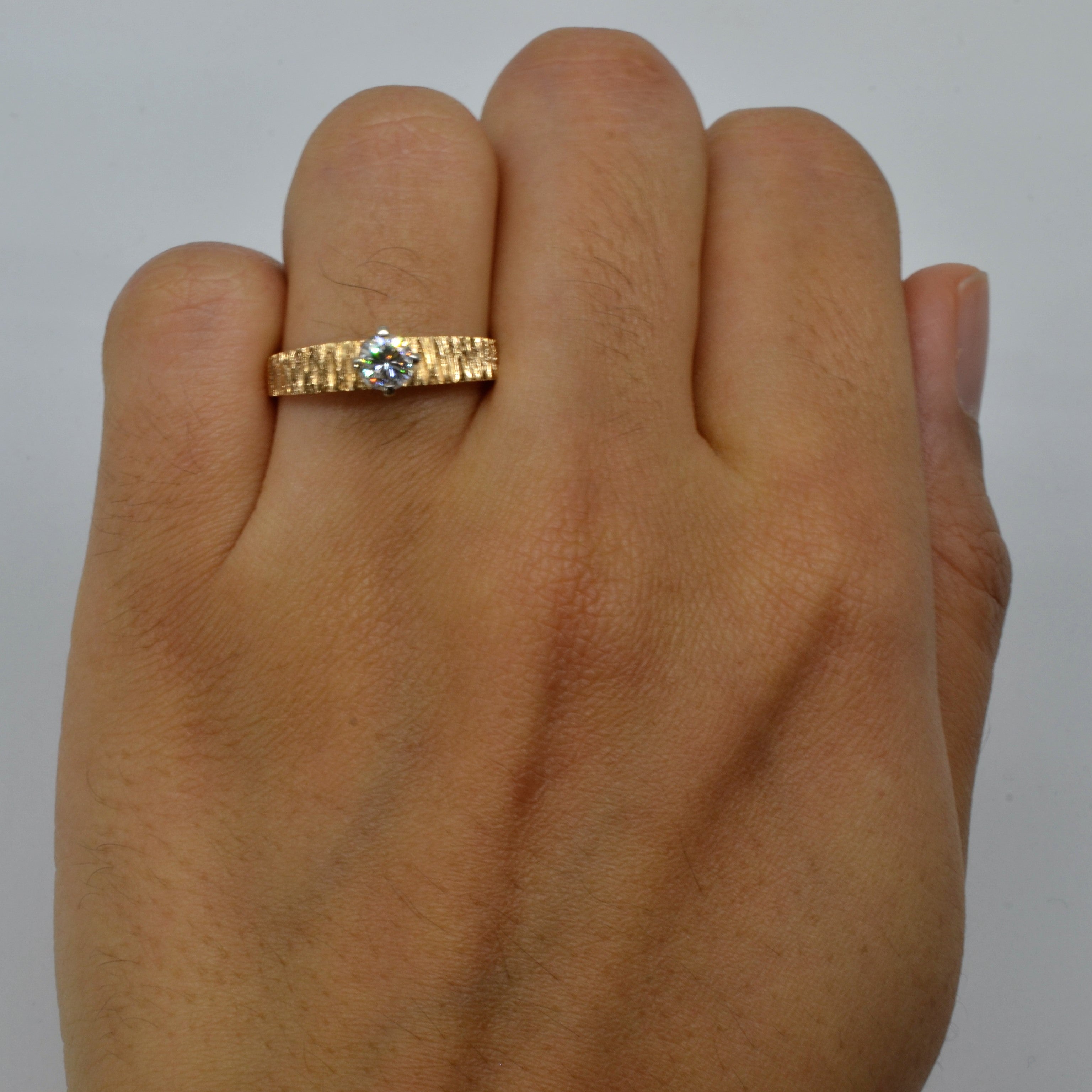 Bague sertie de diamants à griffes hautes | 0,32 ct | Taille 7 |